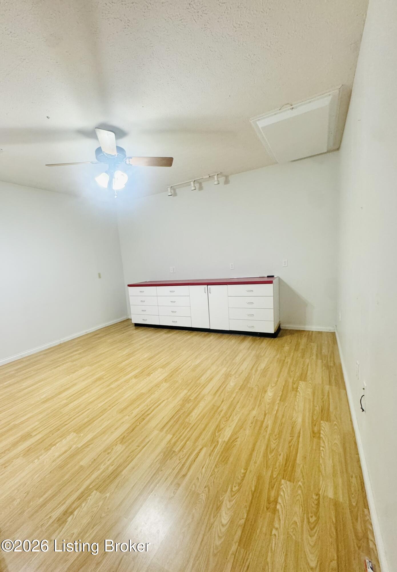 2806 Oakwood Dr Property Photo 39