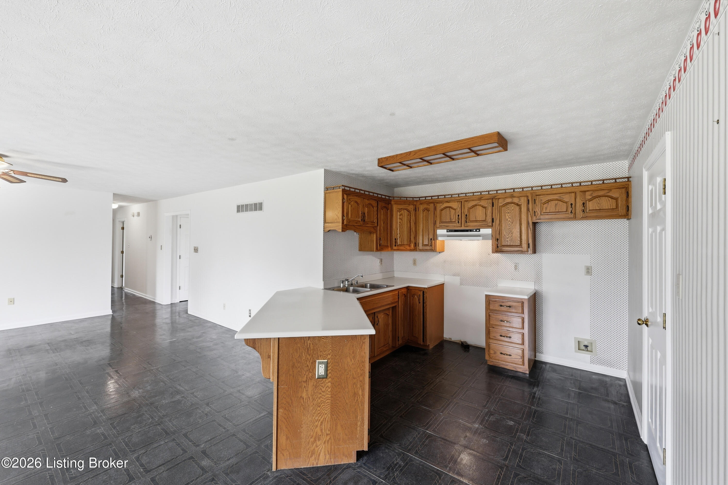 1065 Highview Dr Property Photo 39