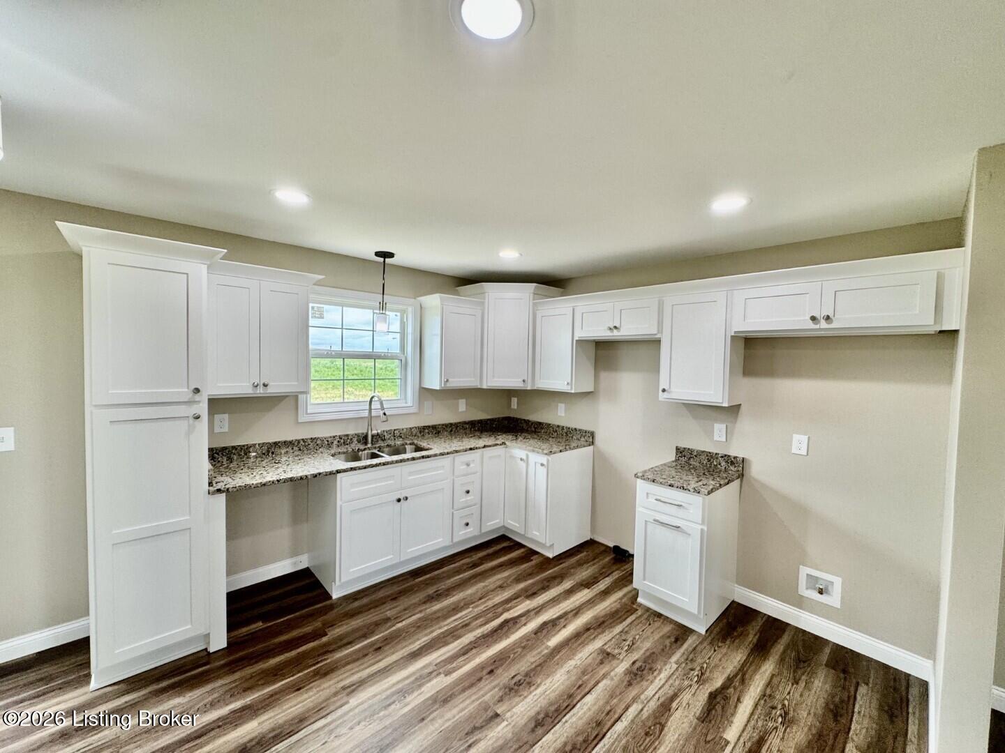 1556 Old Perryville Loop Property Photo 3