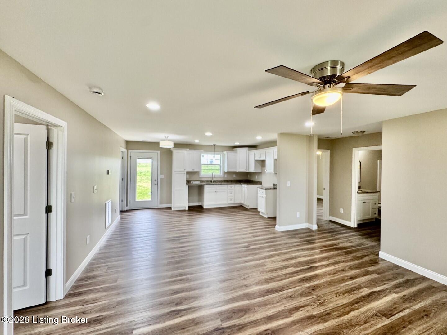 1556 Old Perryville Loop Property Photo 4
