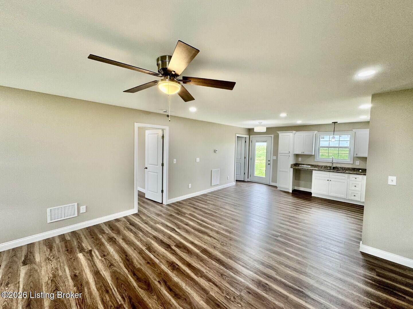 1556 Old Perryville Loop Property Photo 5