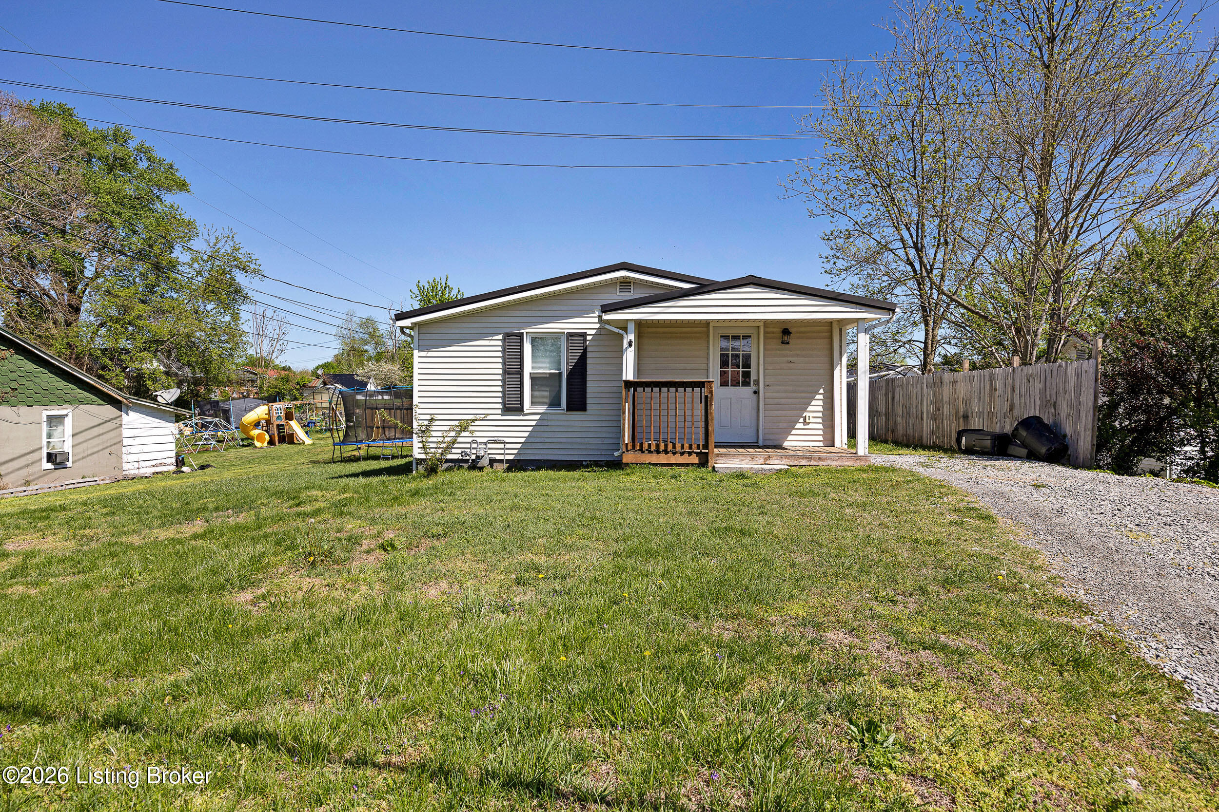 810 Legion Park Rd Property Photo 1