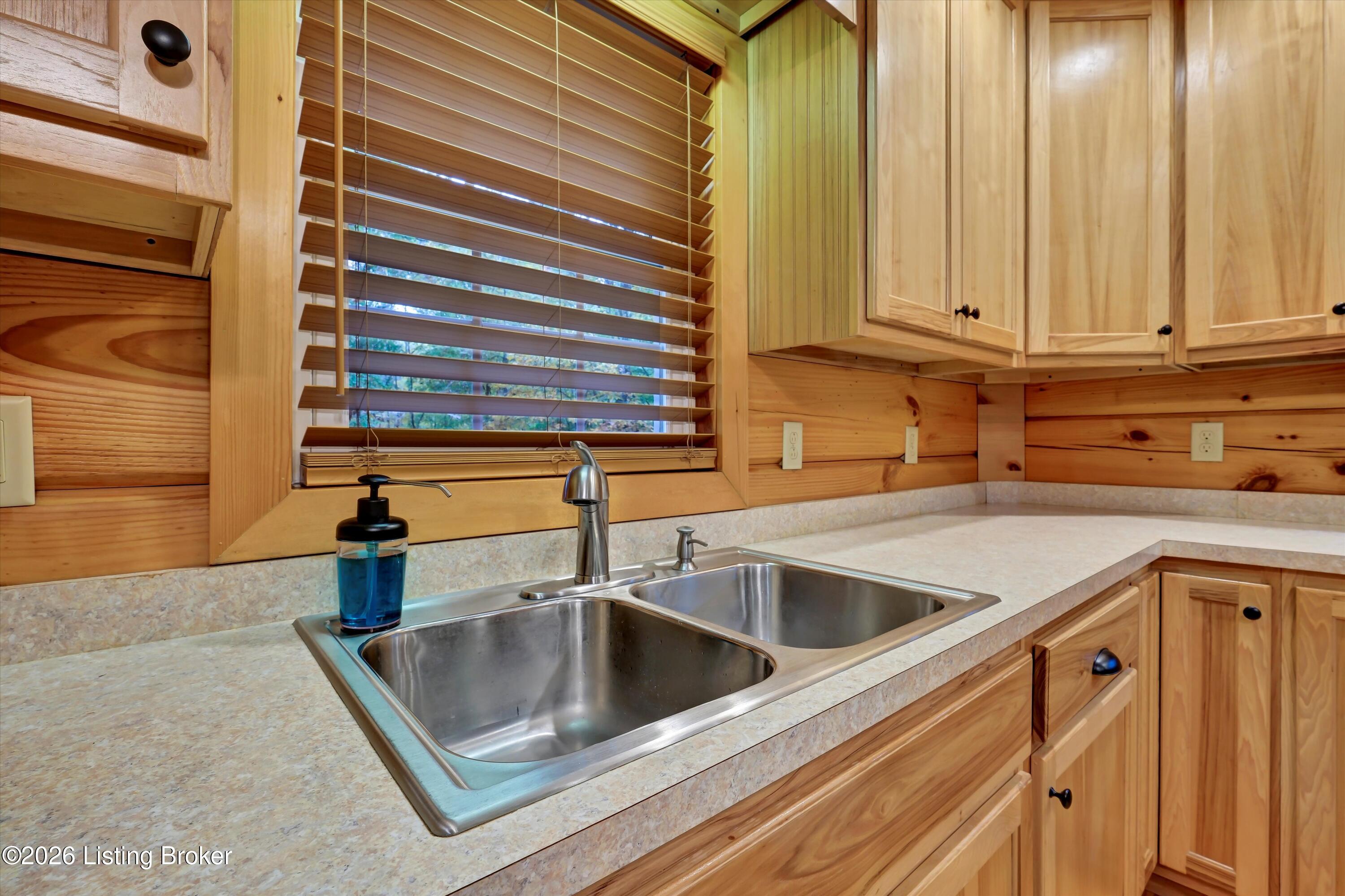 1046 Michaels Cove Dr Property Photo 14