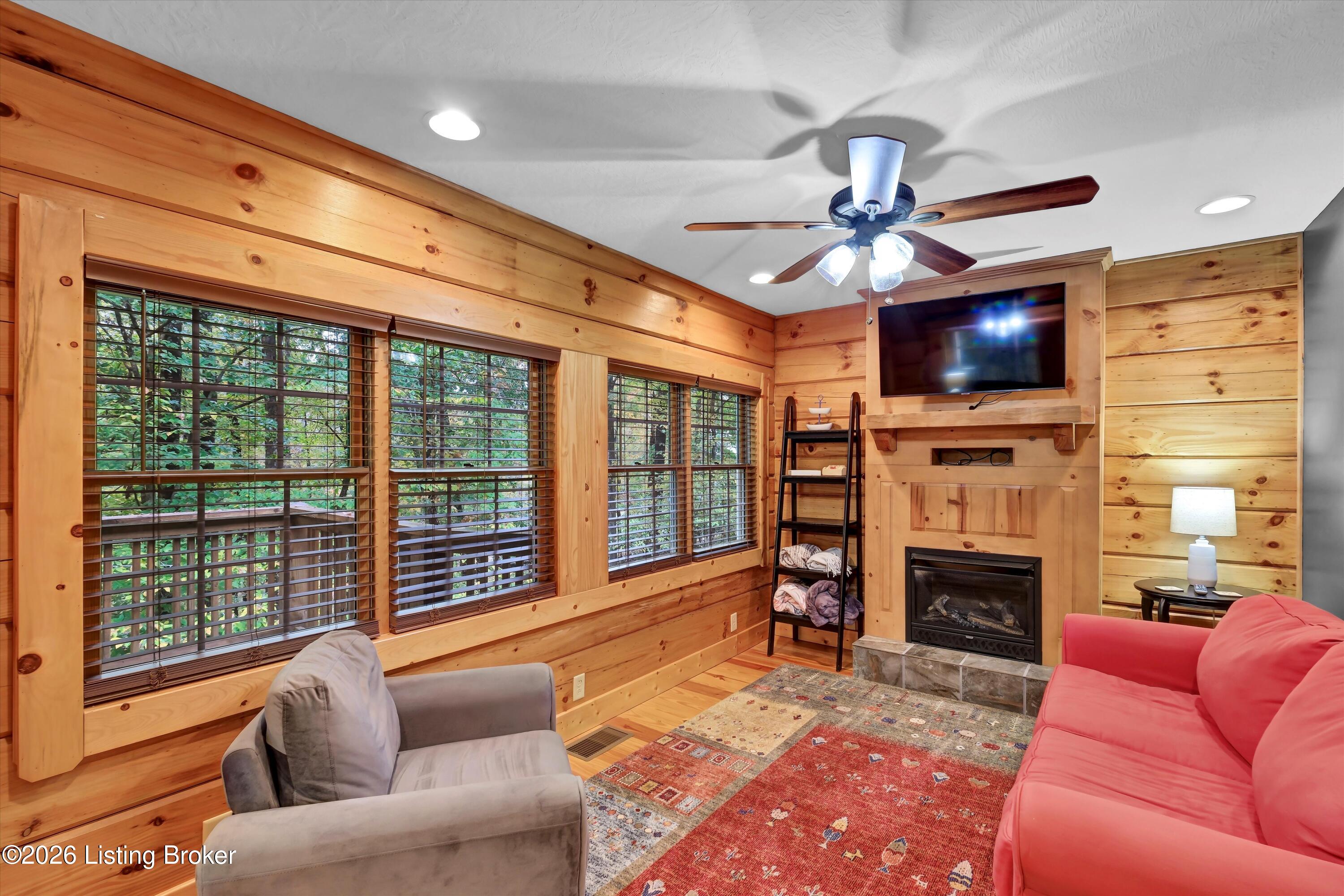 1046 Michaels Cove Dr Property Photo 17