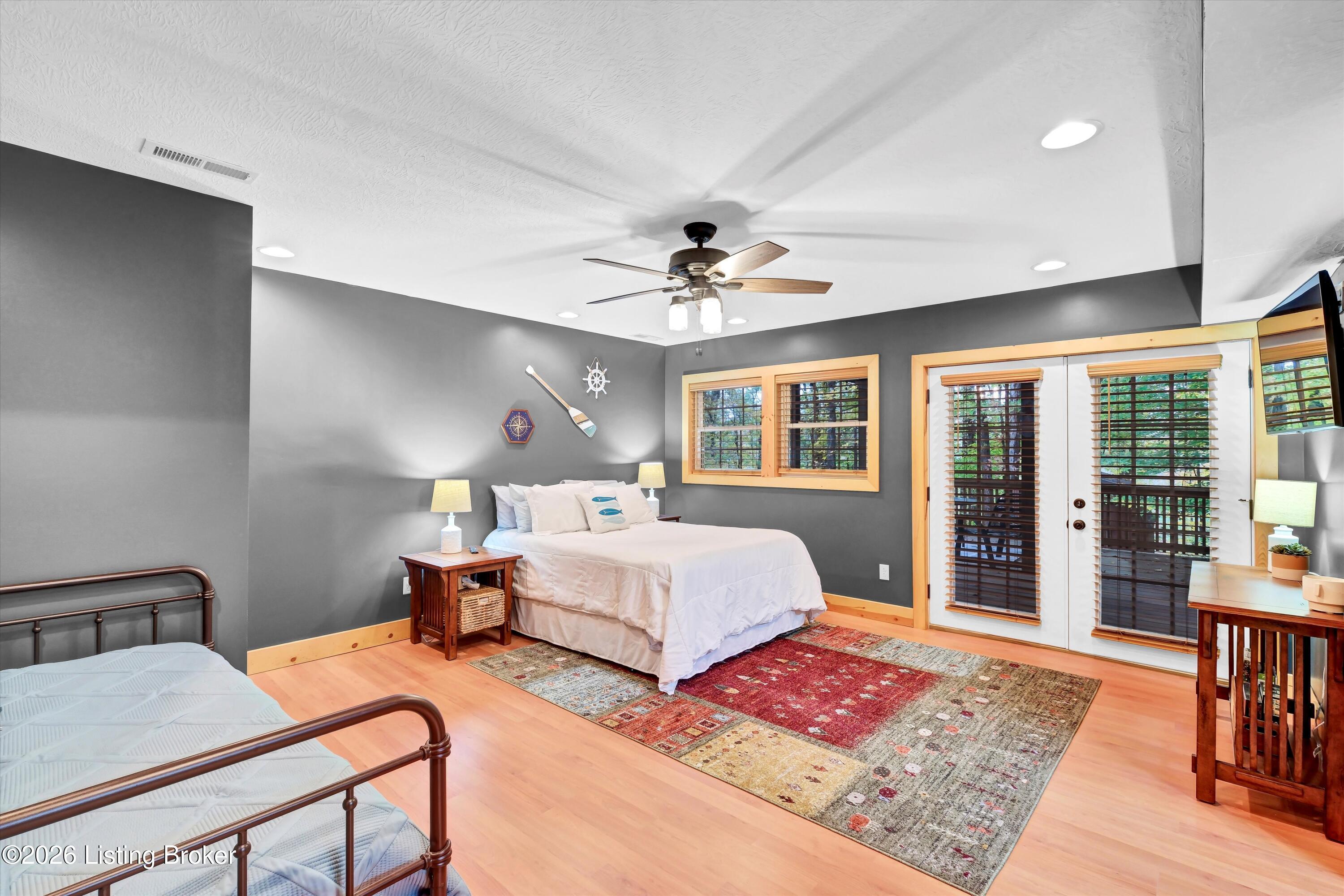 1046 Michaels Cove Dr Property Photo 31