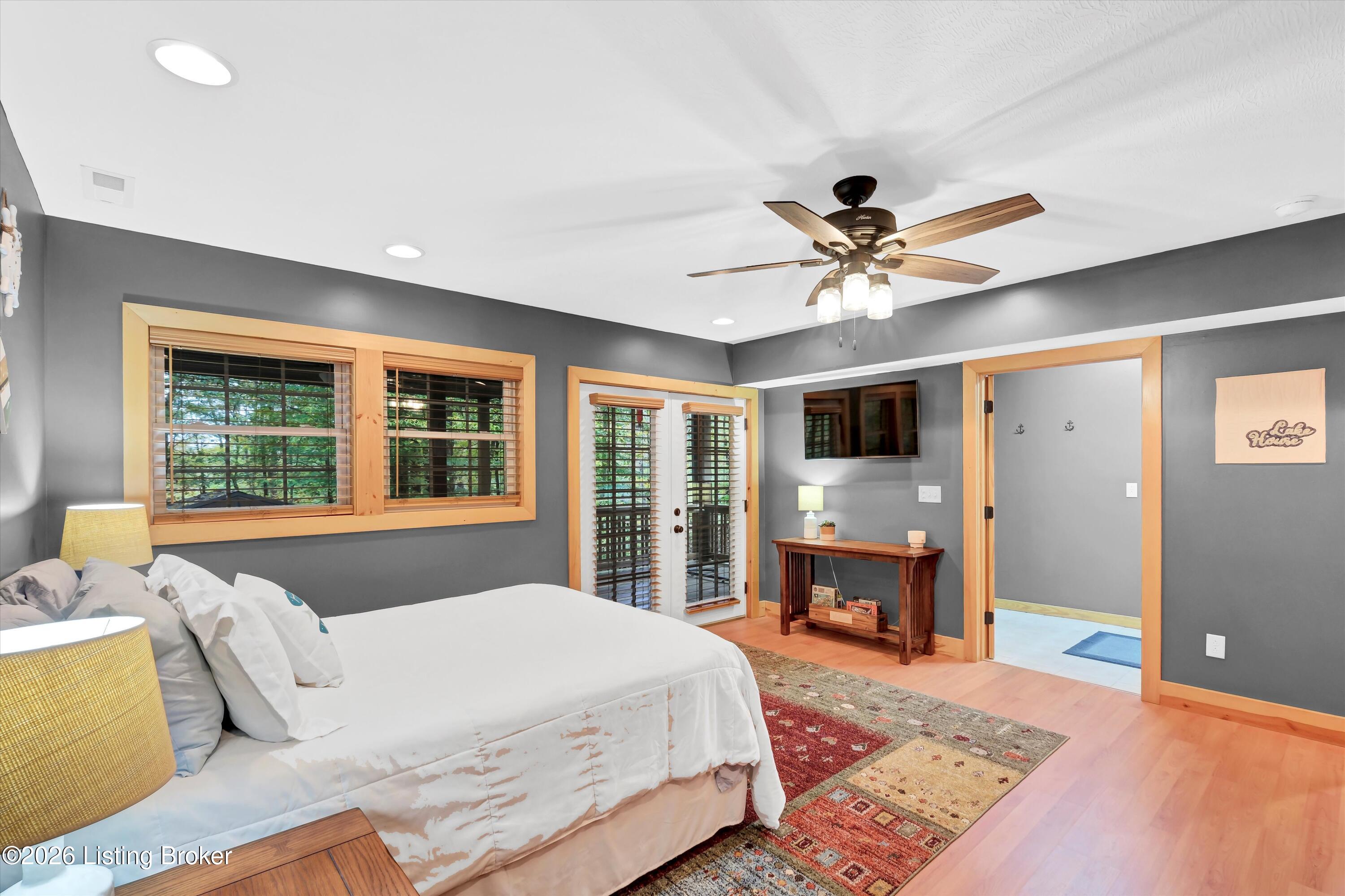 1046 Michaels Cove Dr Property Photo 33