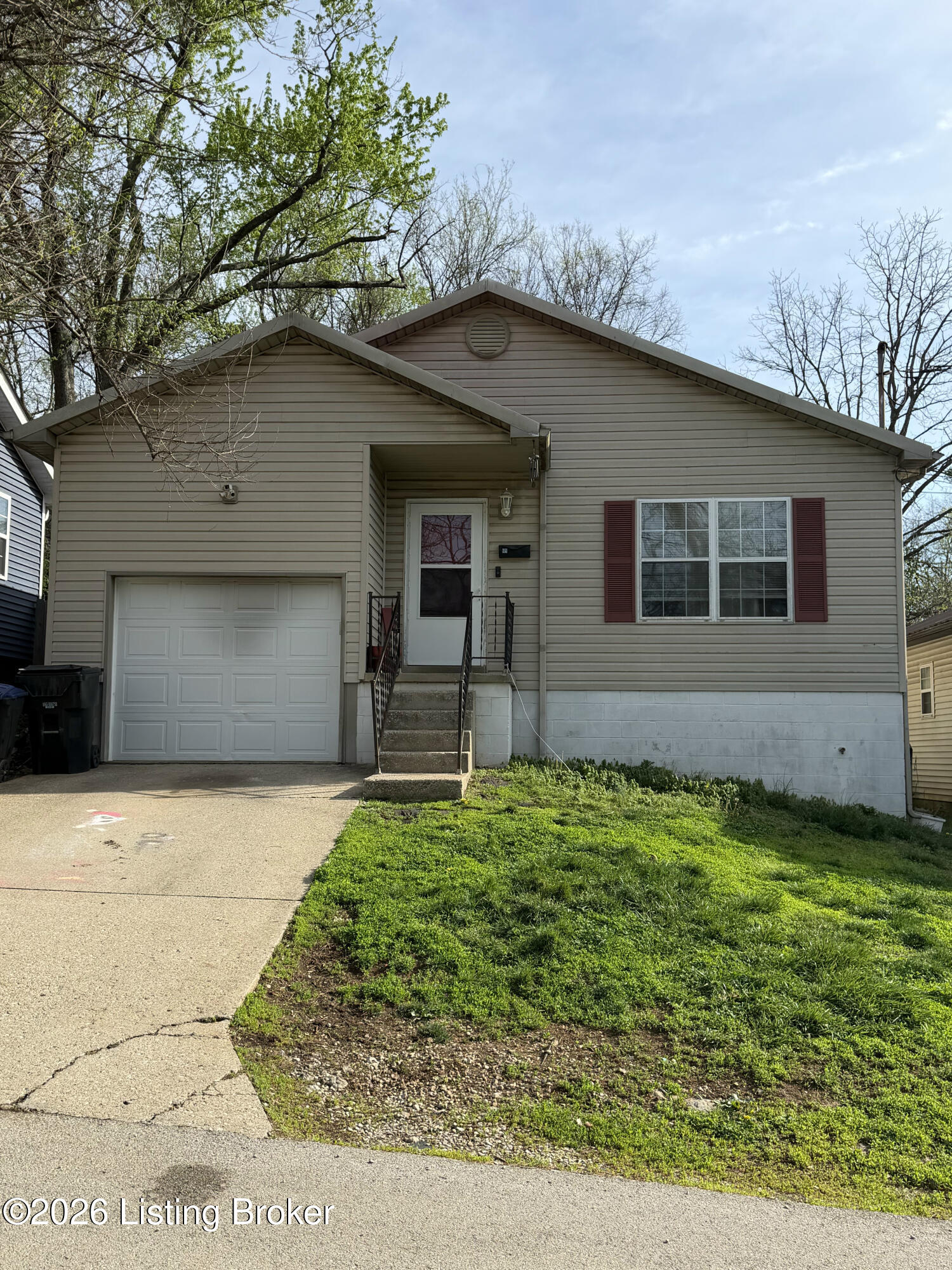 119 Langford Ave Property Photo 2