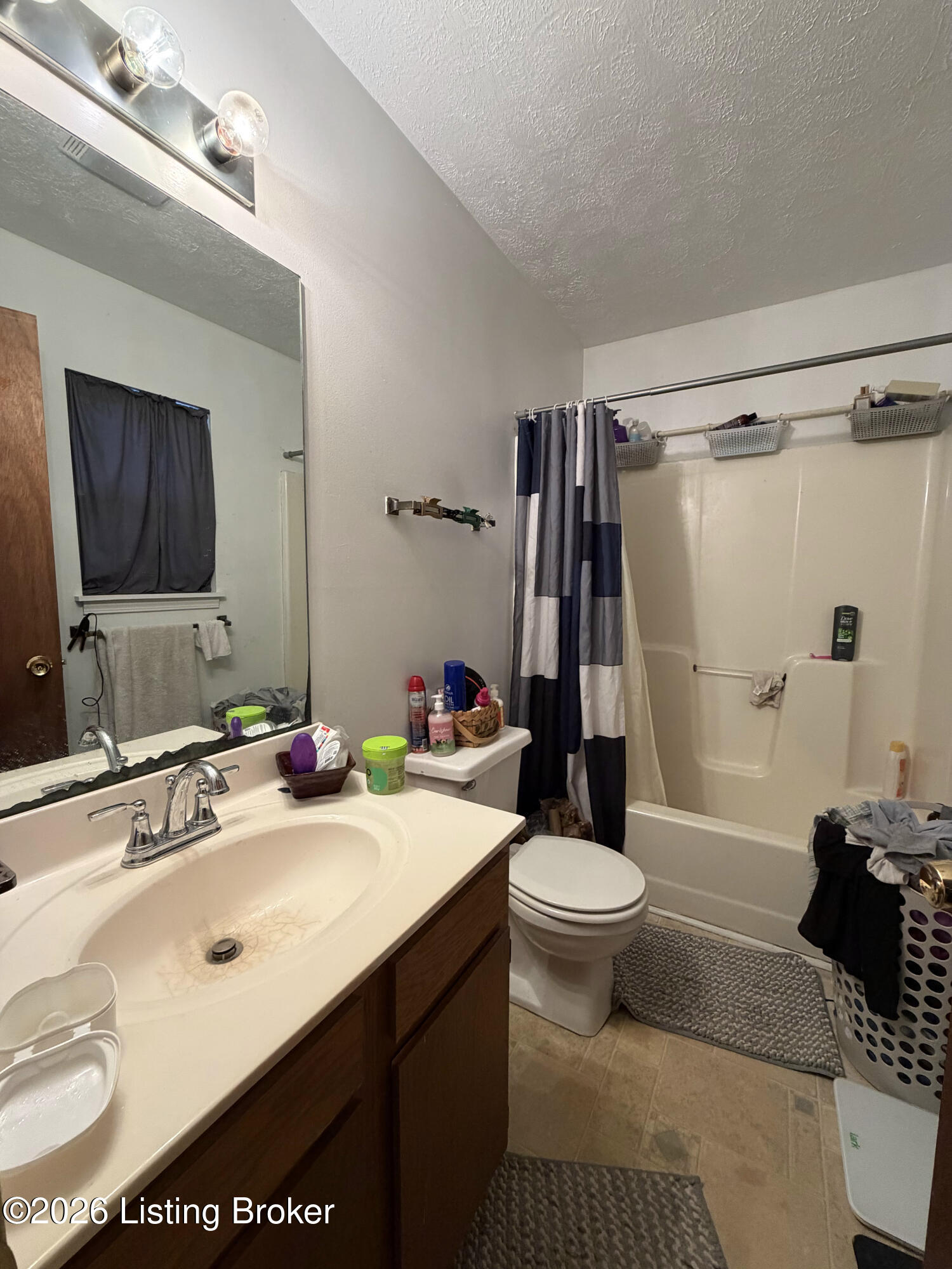 119 Langford Ave Property Photo 6