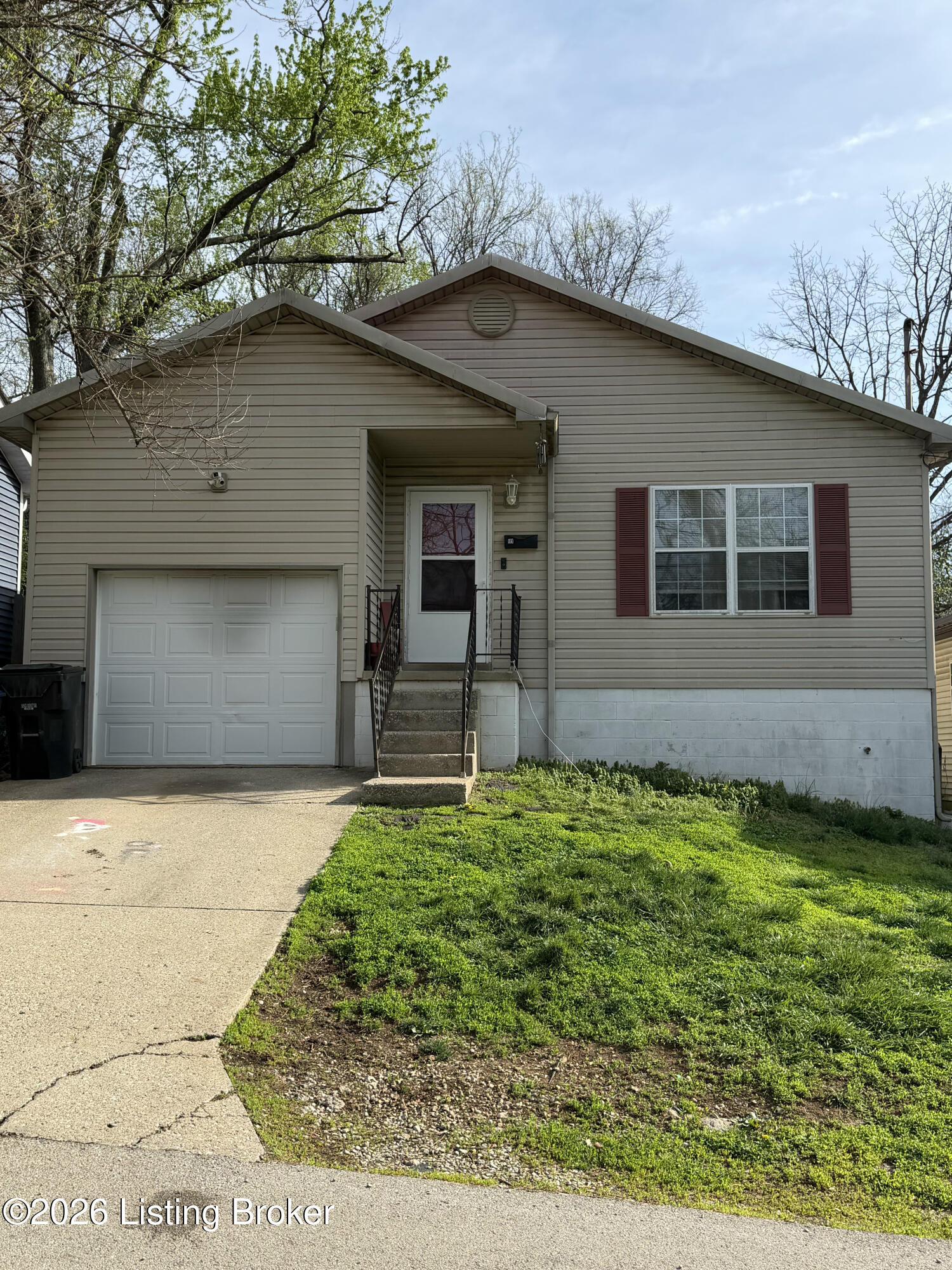 119 Langford Ave Property Photo 8
