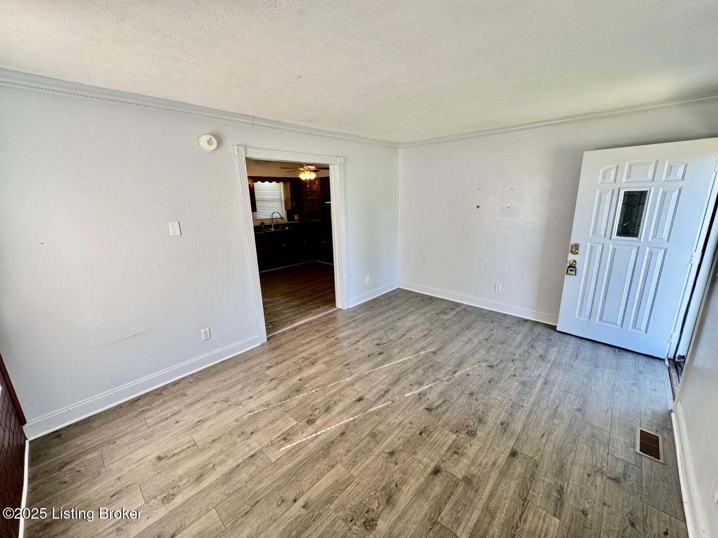 210 Rizer Ave Property Photo 3