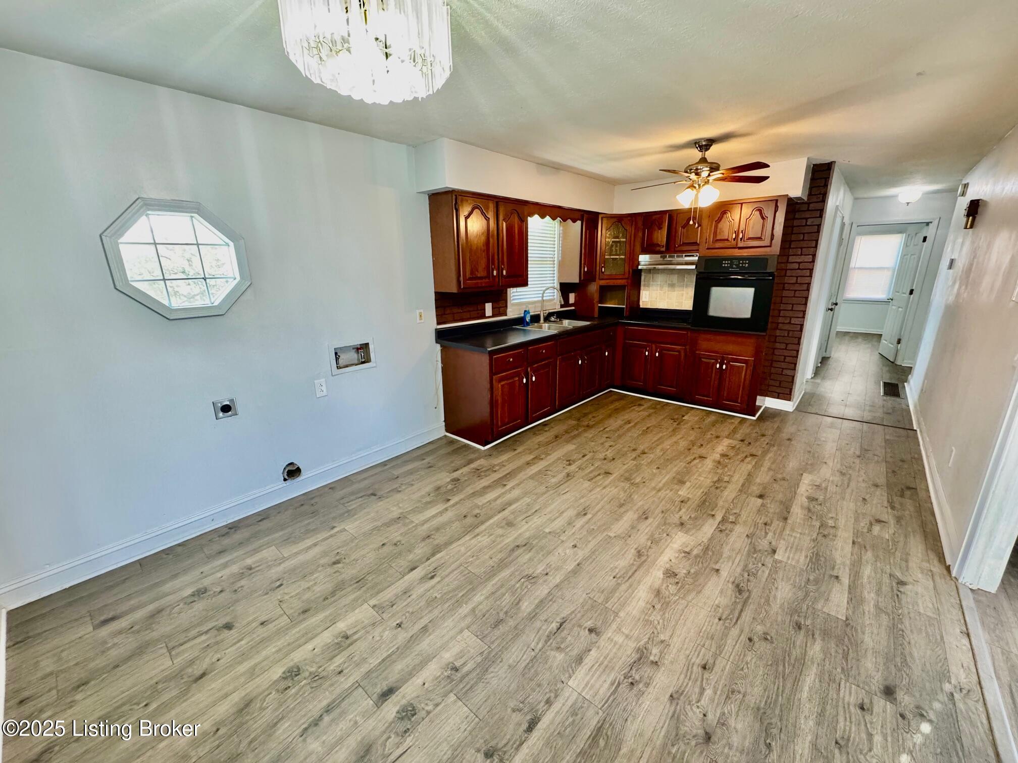 210 Rizer Ave Property Photo 5