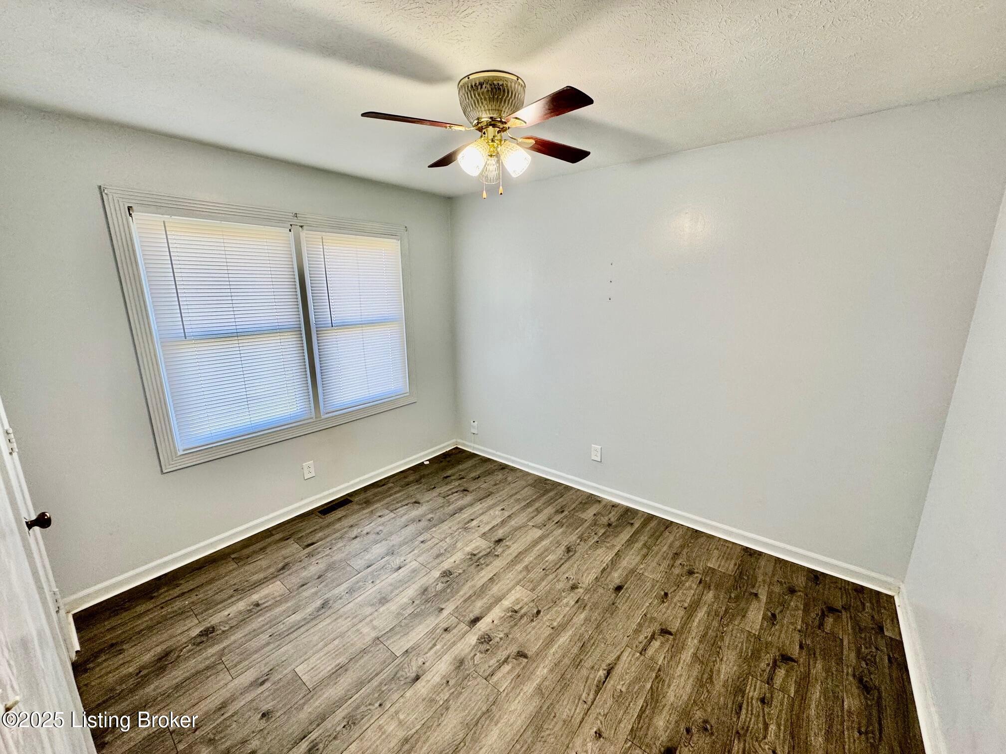 210 Rizer Ave Property Photo 9