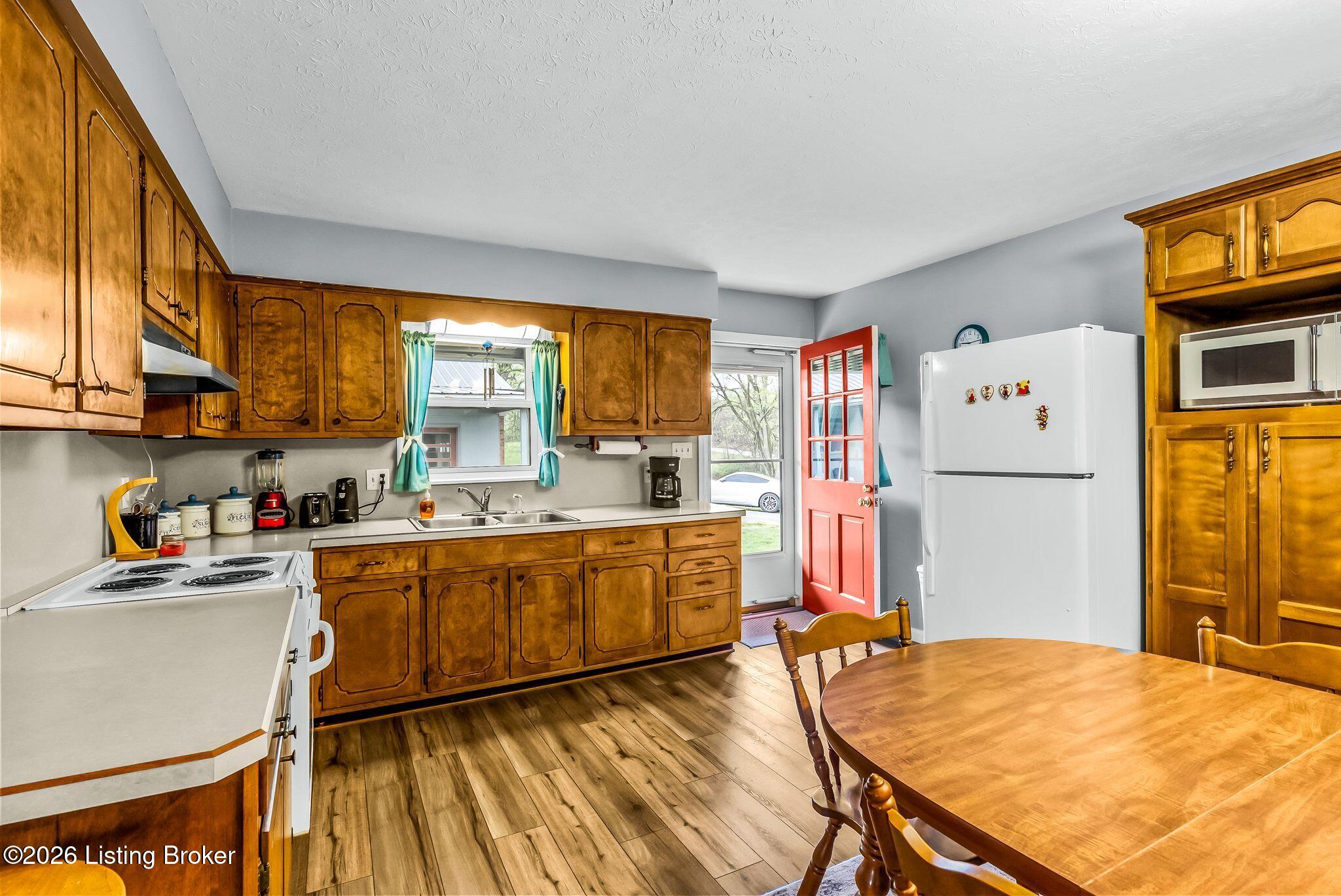 5942 Highway 44 Property Photo 19