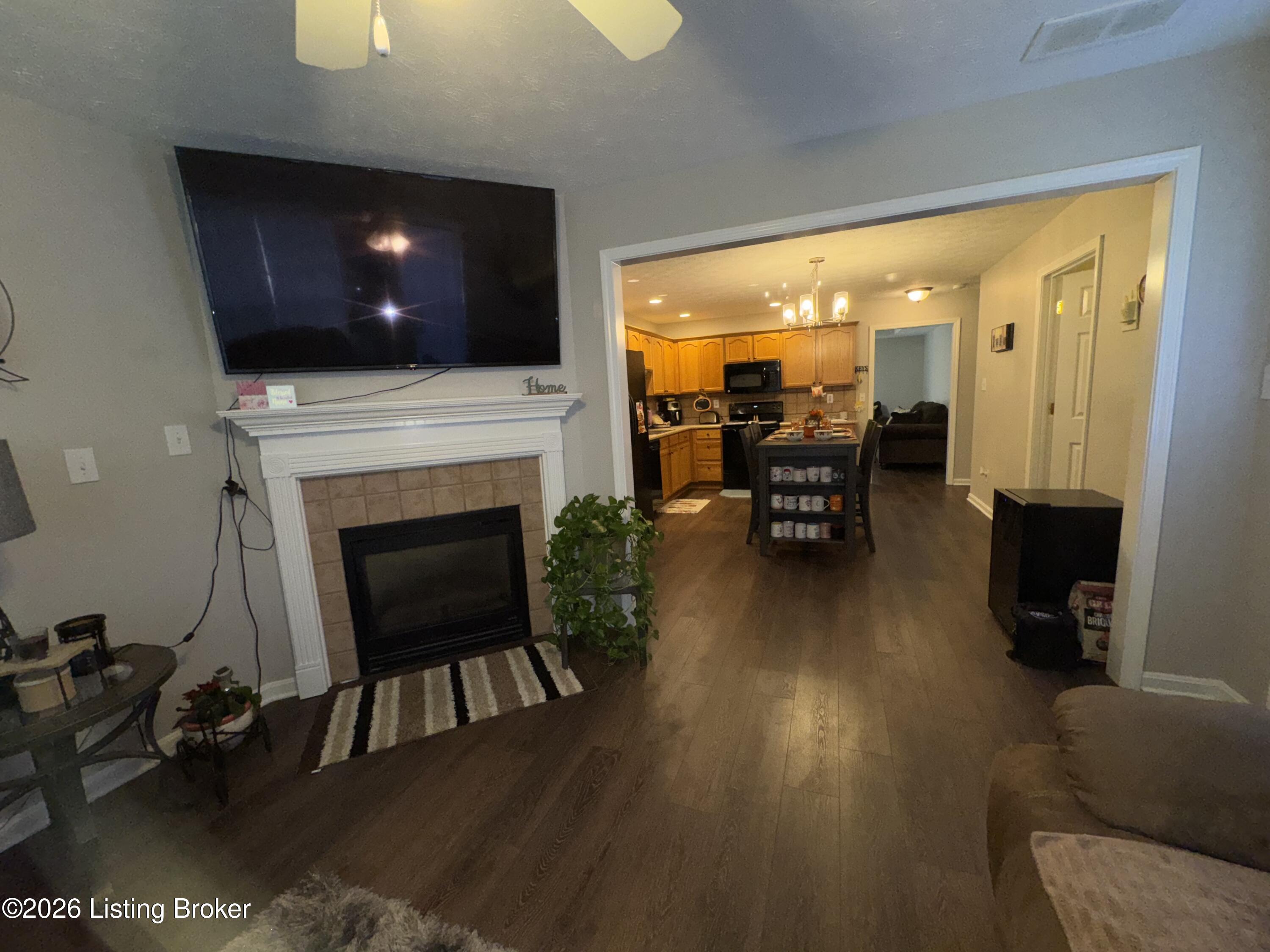 828 Garden Pointe Dr Property Photo 10