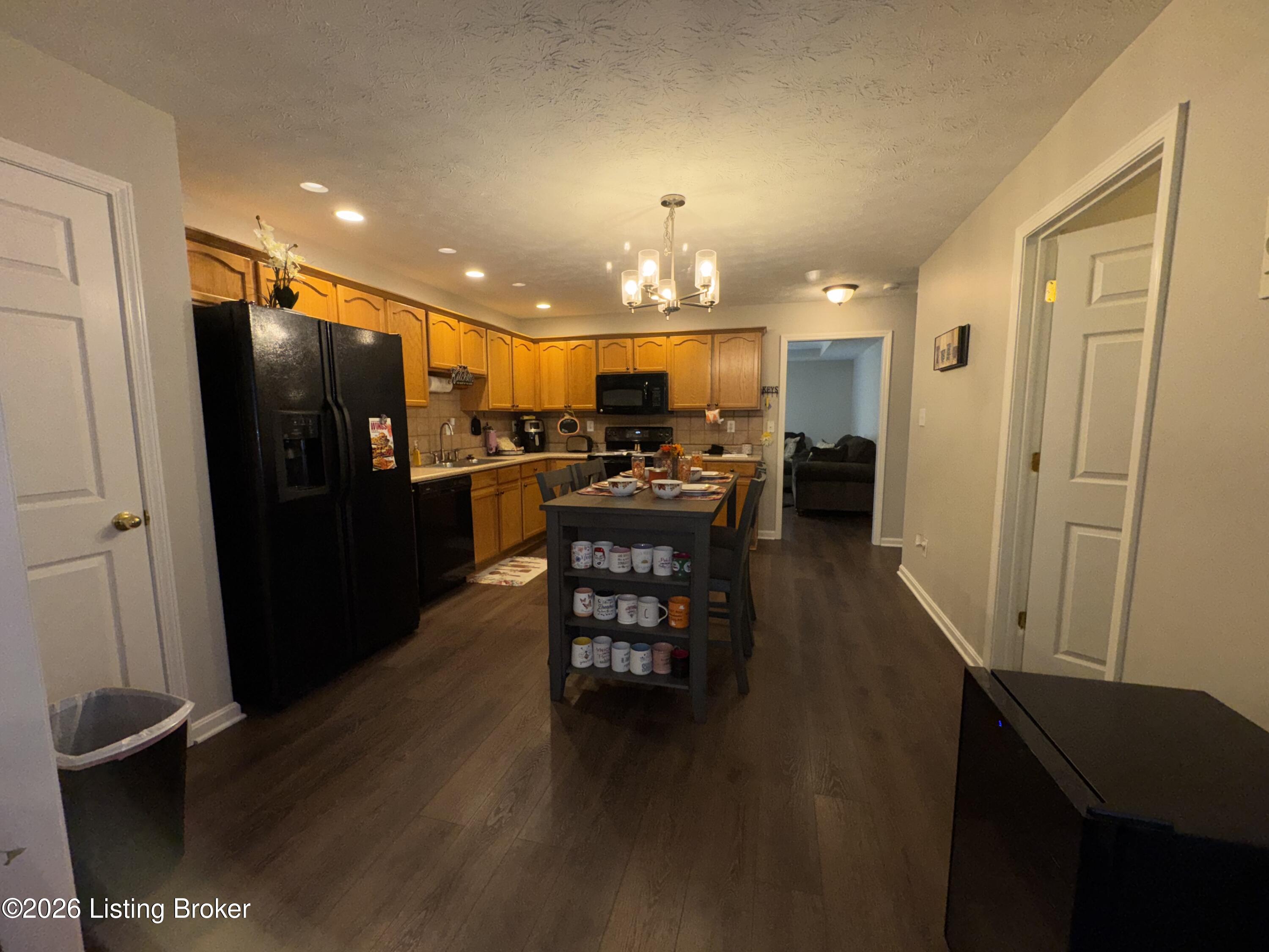 828 Garden Pointe Dr Property Photo 11