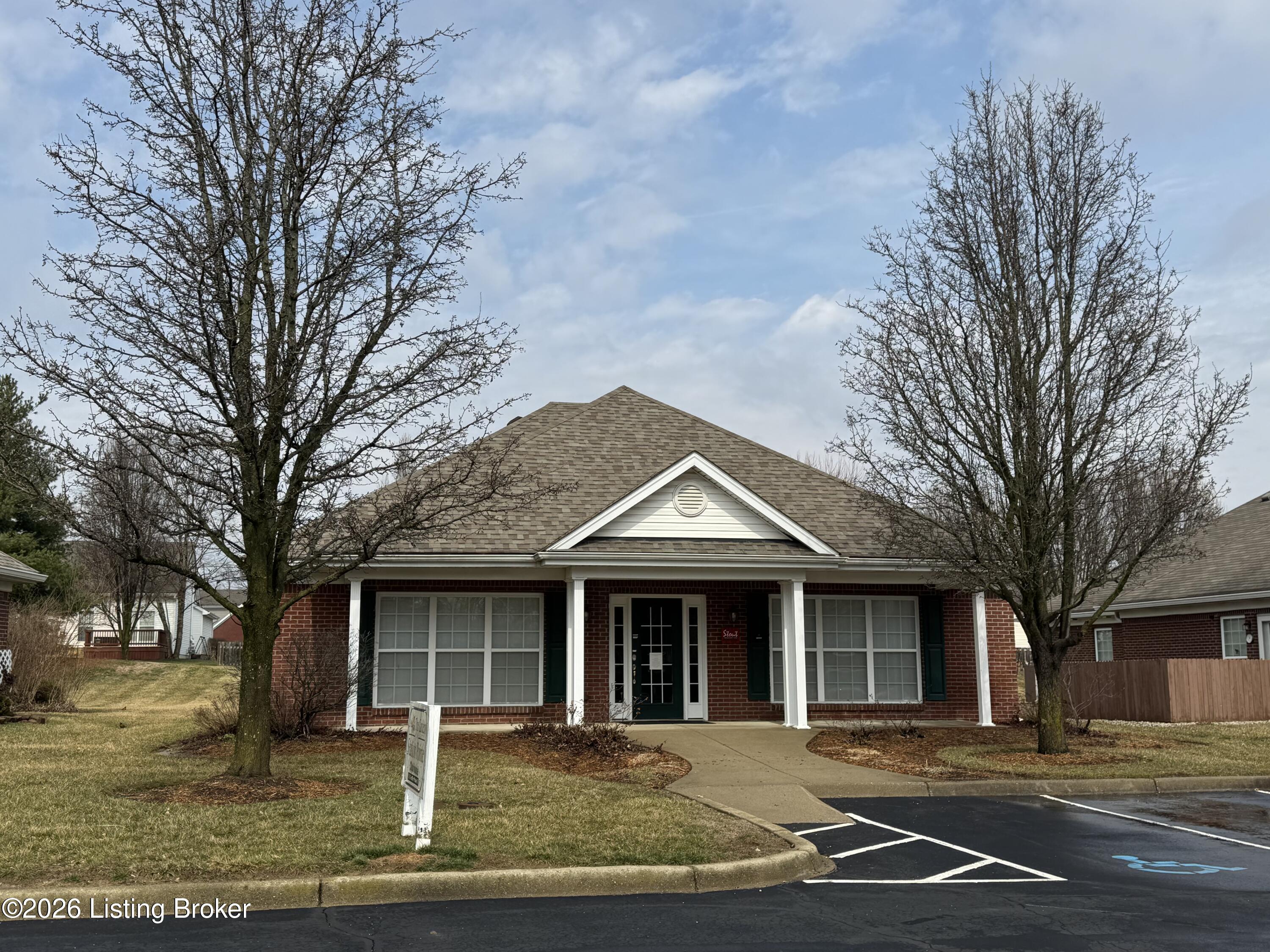 828 Garden Pointe Dr Property Photo 23