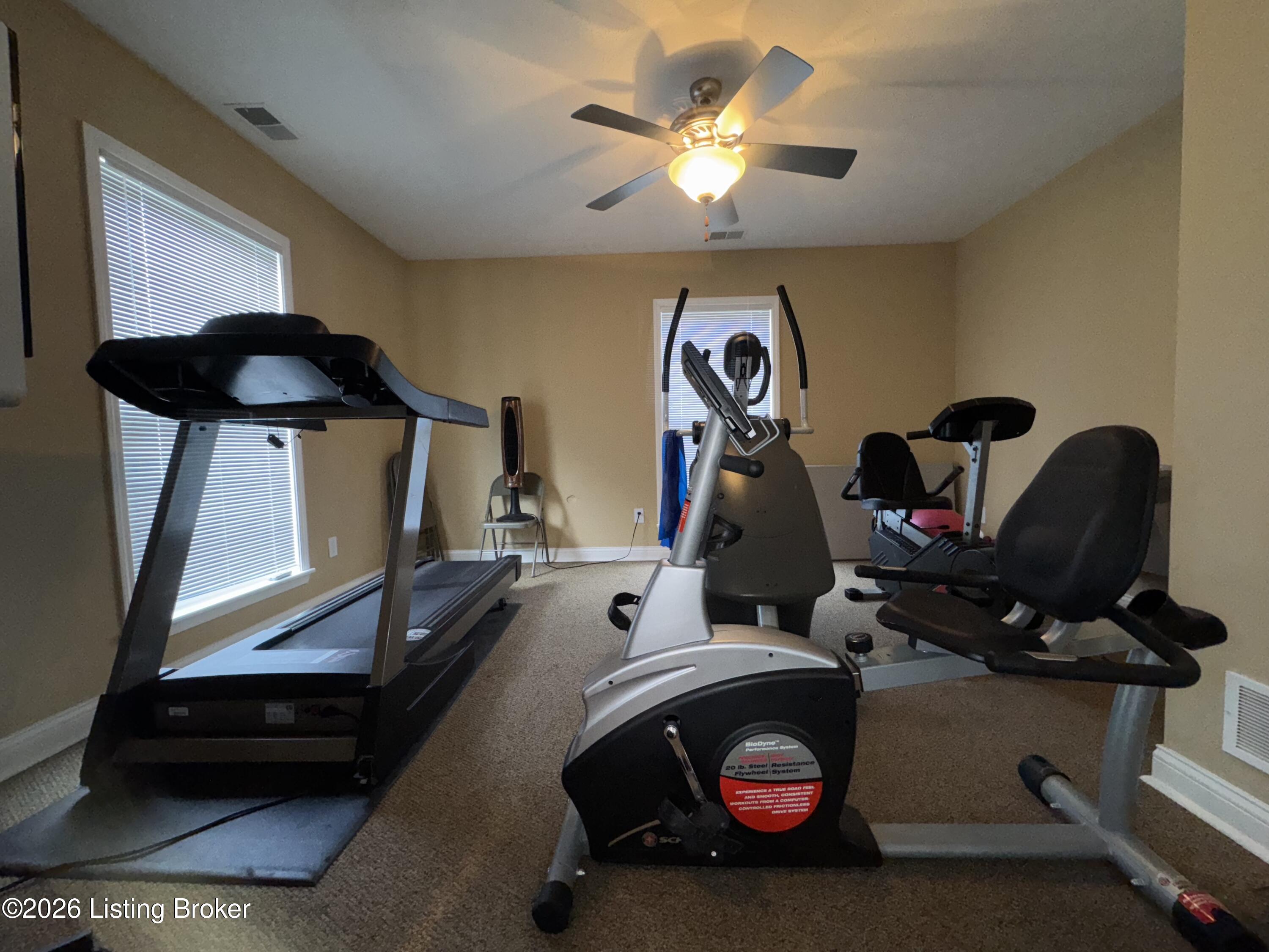 828 Garden Pointe Dr Property Photo 27