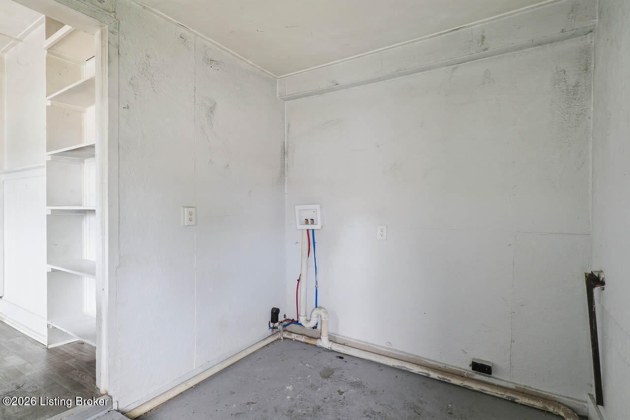 2230 W Main St Property Photo 12