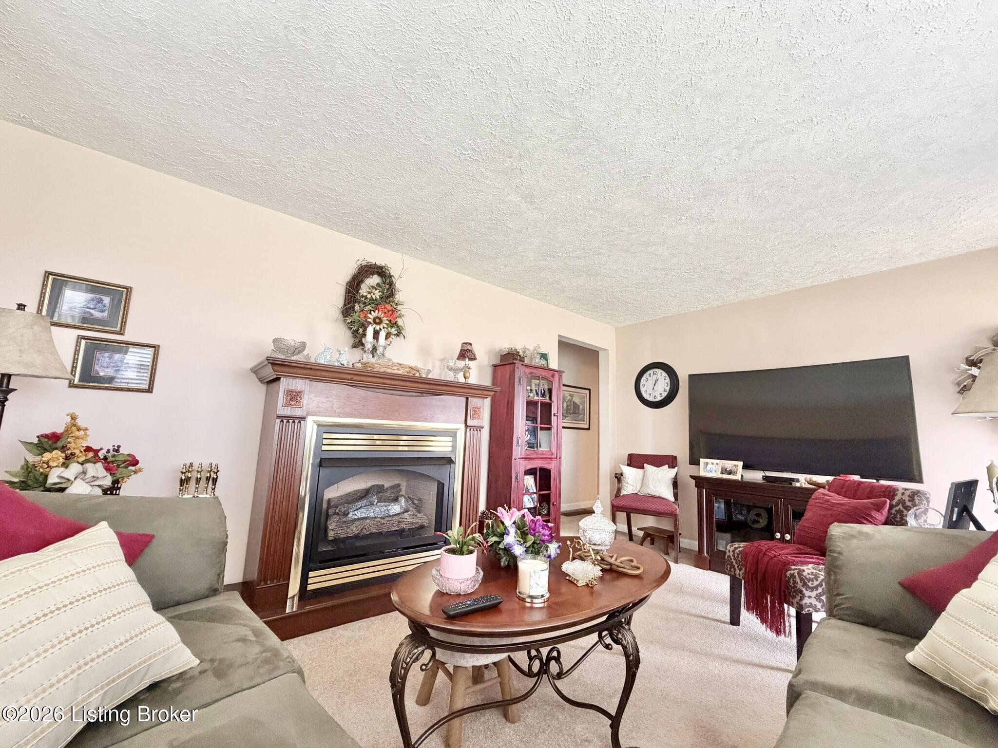 157 Stout St Property Photo 6
