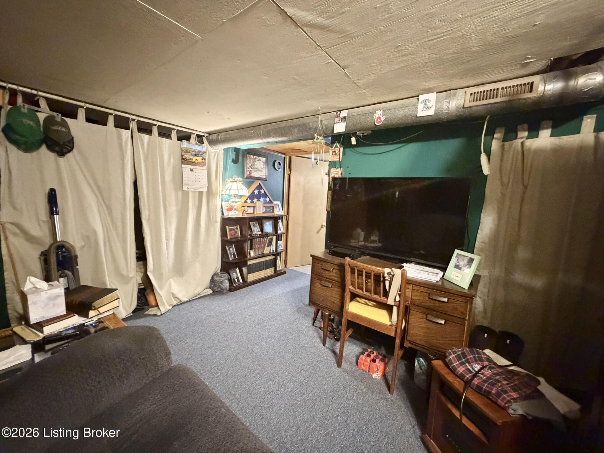 157 Stout St Property Photo 24