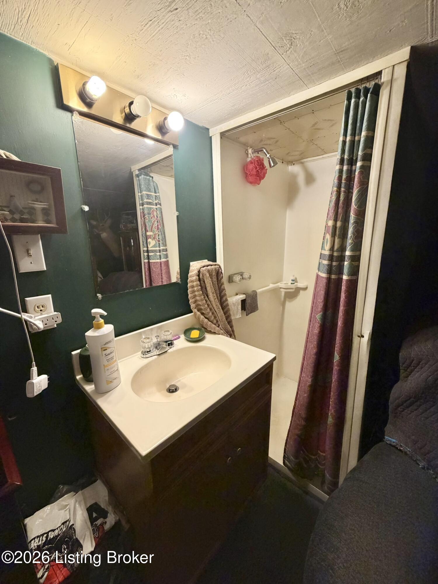 157 Stout St Property Photo 26