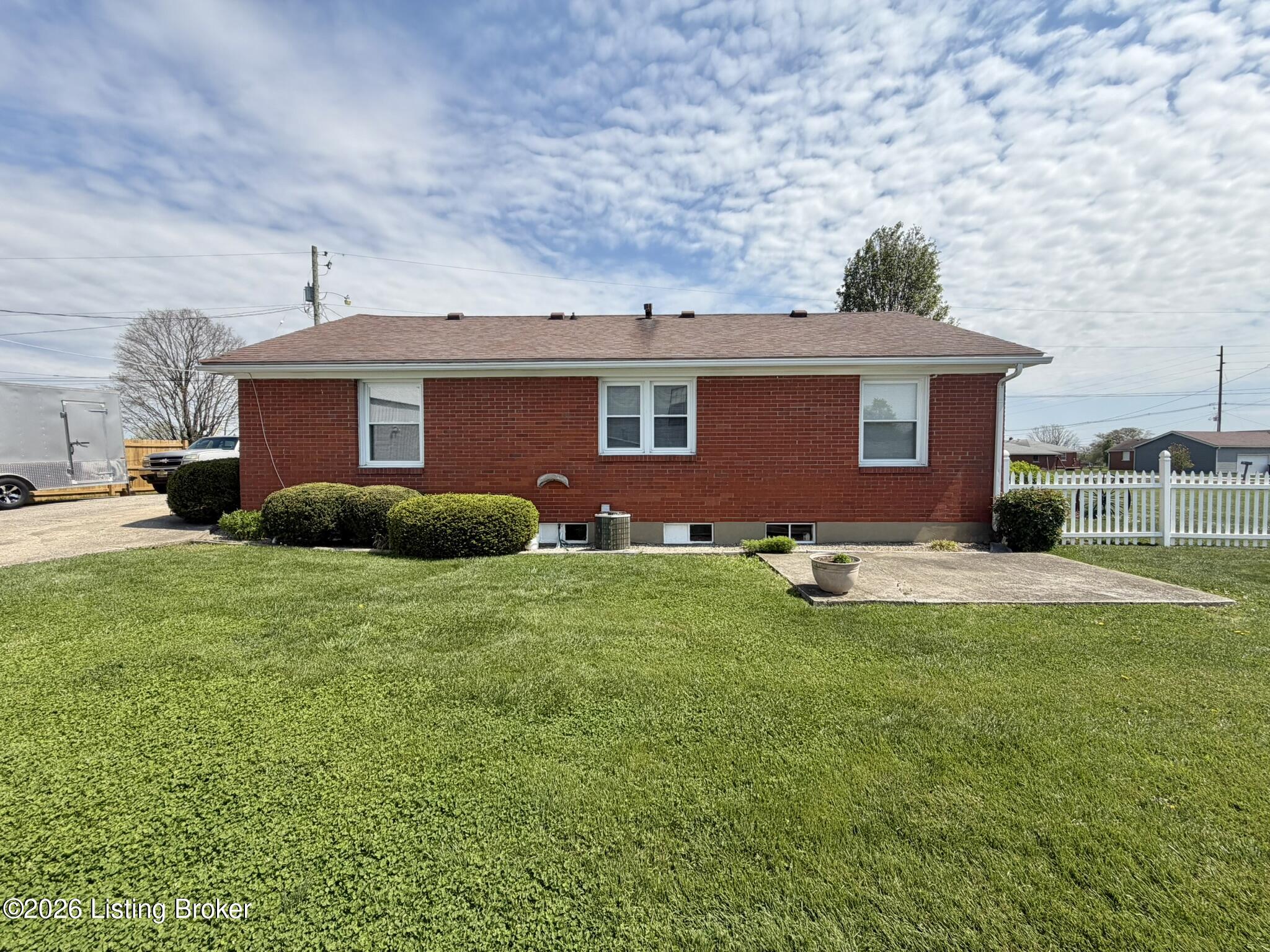 157 Stout St Property Photo 32
