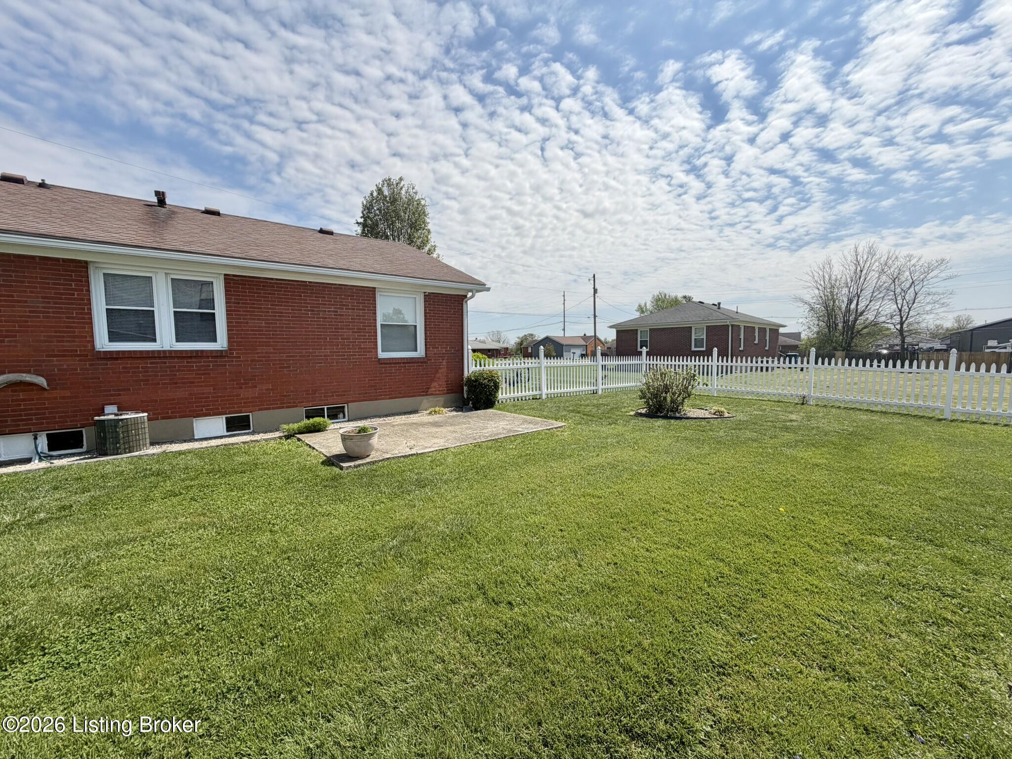 157 Stout St Property Photo 33