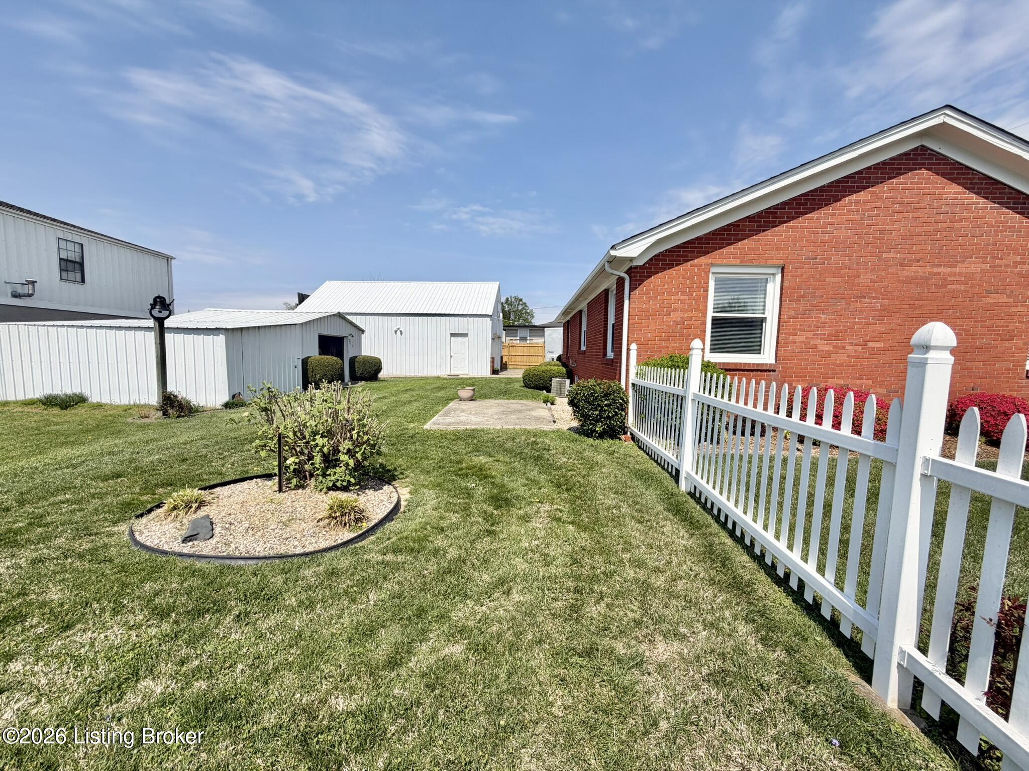 157 Stout St Property Photo 35