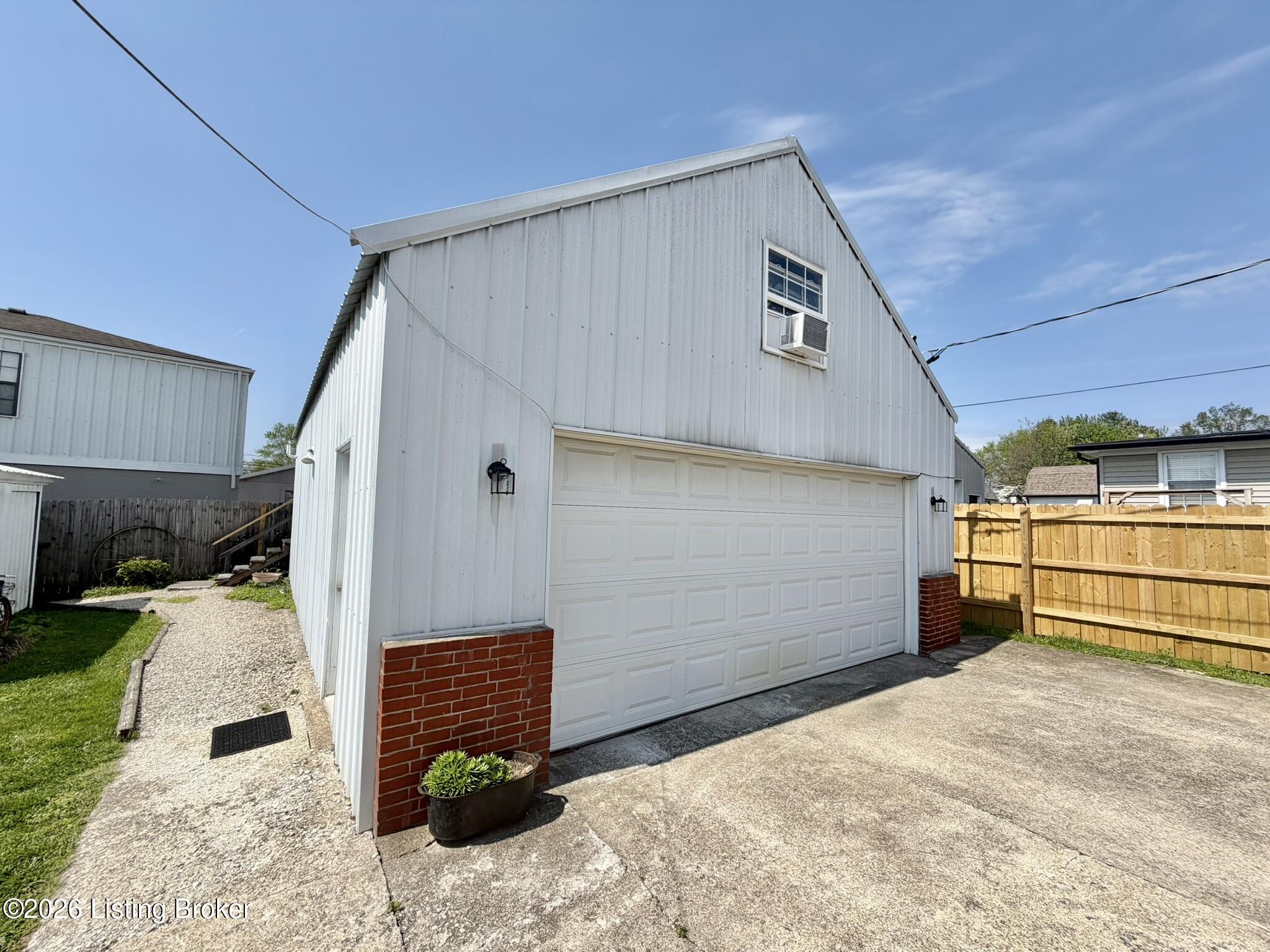 157 Stout St Property Photo 38