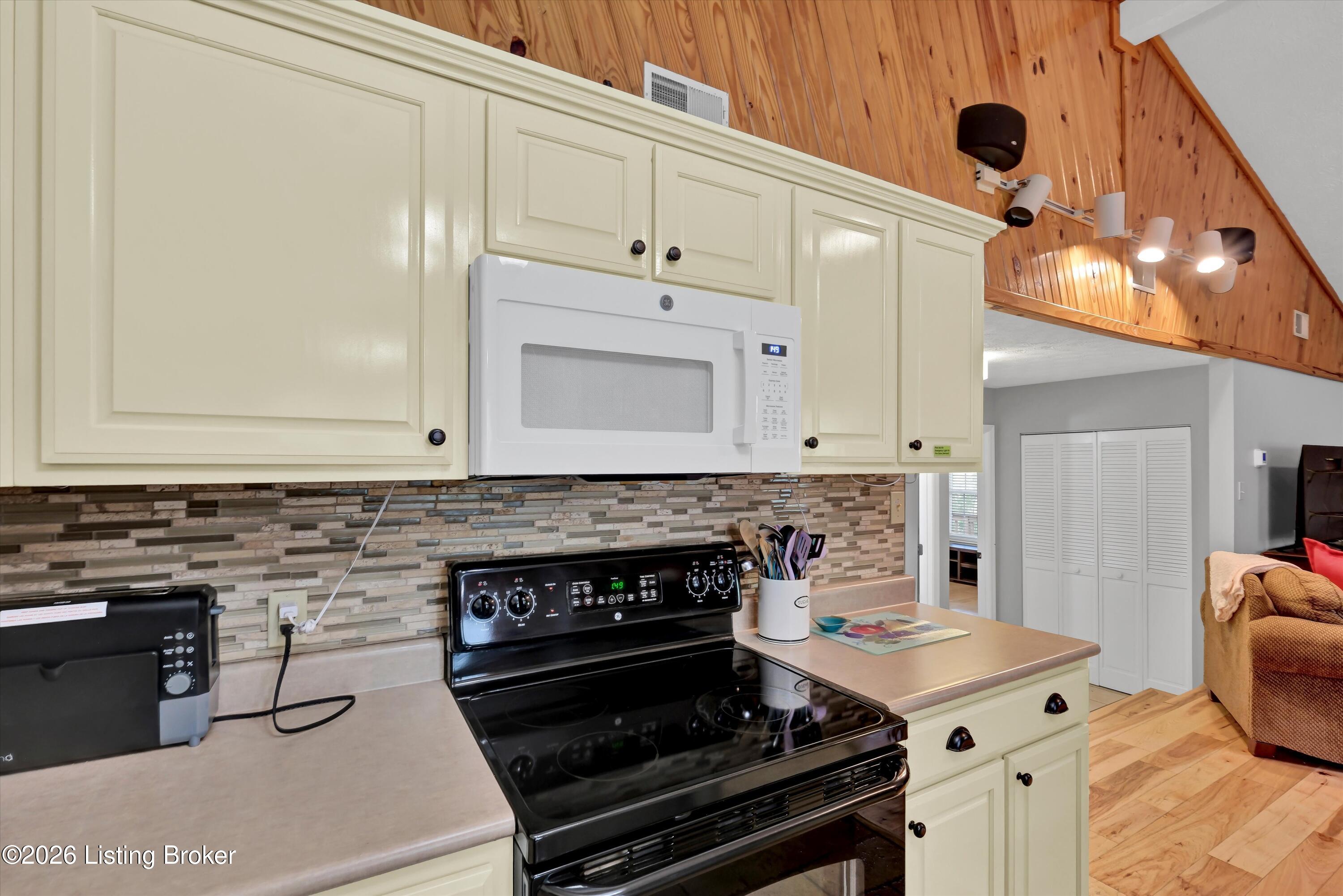 403 Wyandotte Rd Property Photo 19