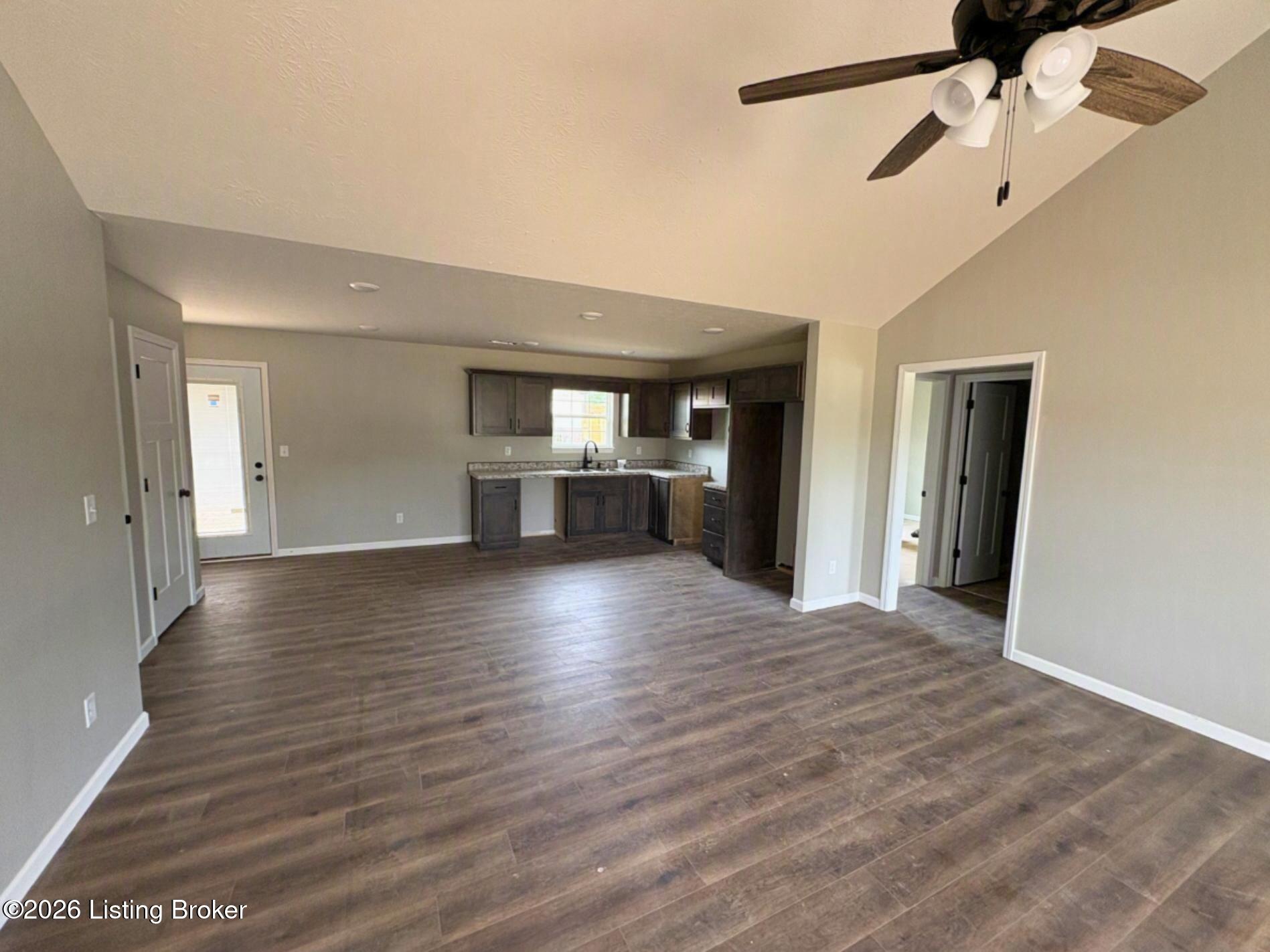 601 Hillcreek Ct Property Photo 5