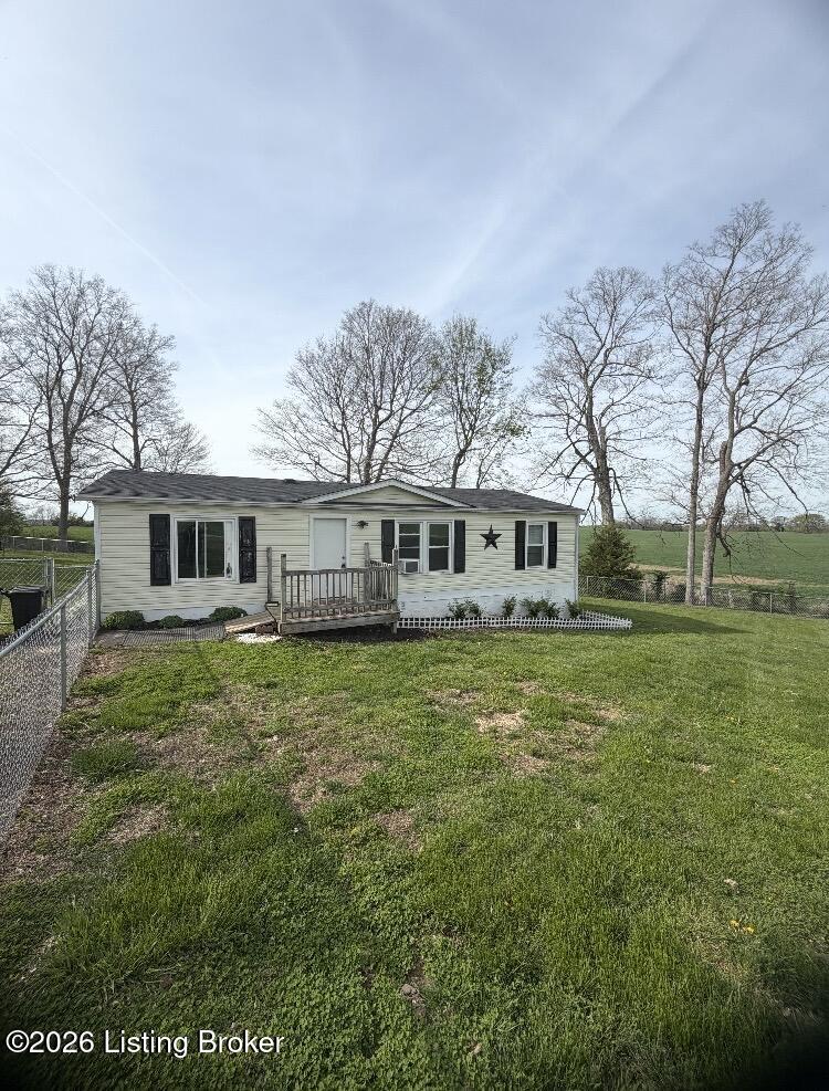 8460 Bloomfield Rd Property Photo 2