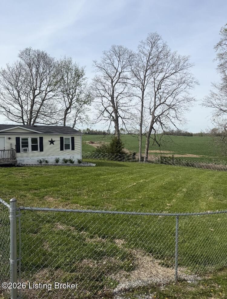 8460 Bloomfield Rd Property Photo 5