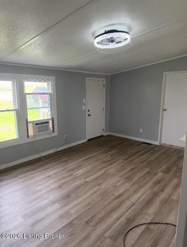 8460 Bloomfield Rd Property Photo 9