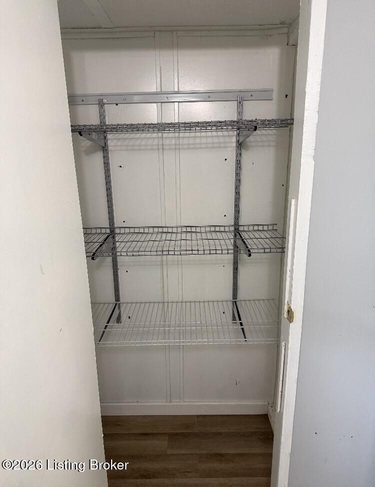 8460 Bloomfield Rd Property Photo 12