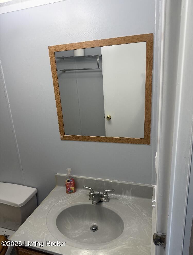 8460 Bloomfield Rd Property Photo 27