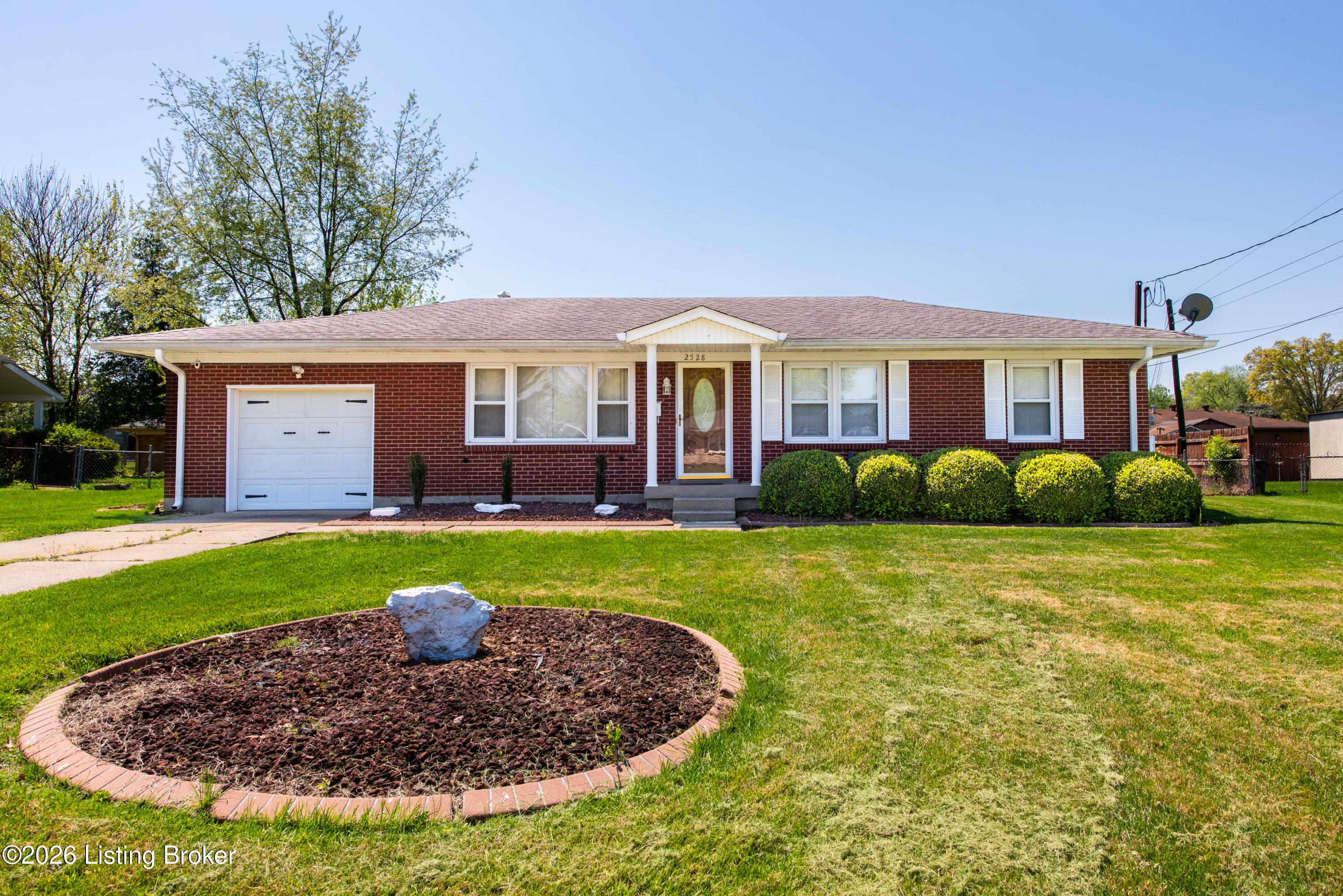2528 Hampstead Dr