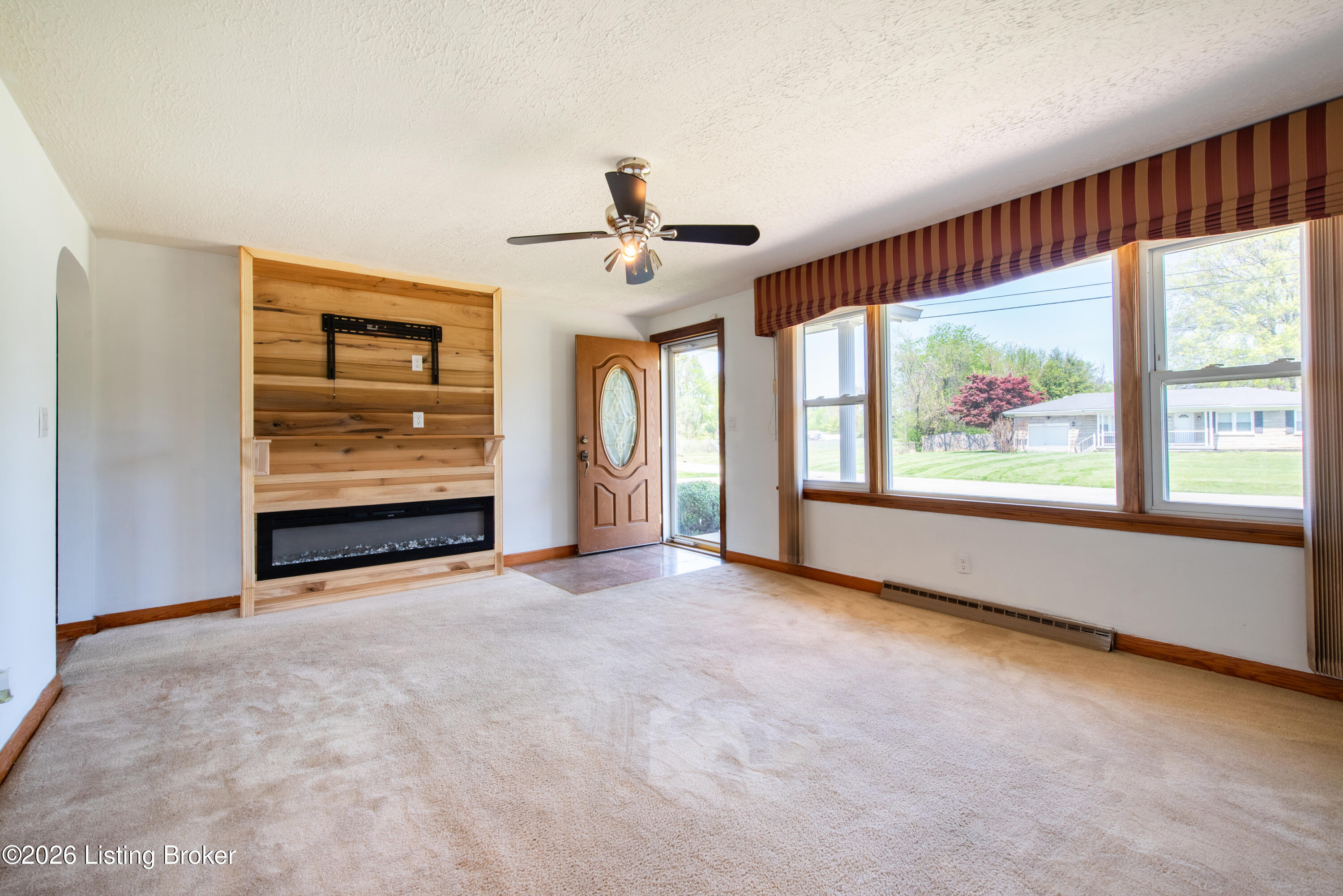 2528 Hampstead Dr Property Photo 5