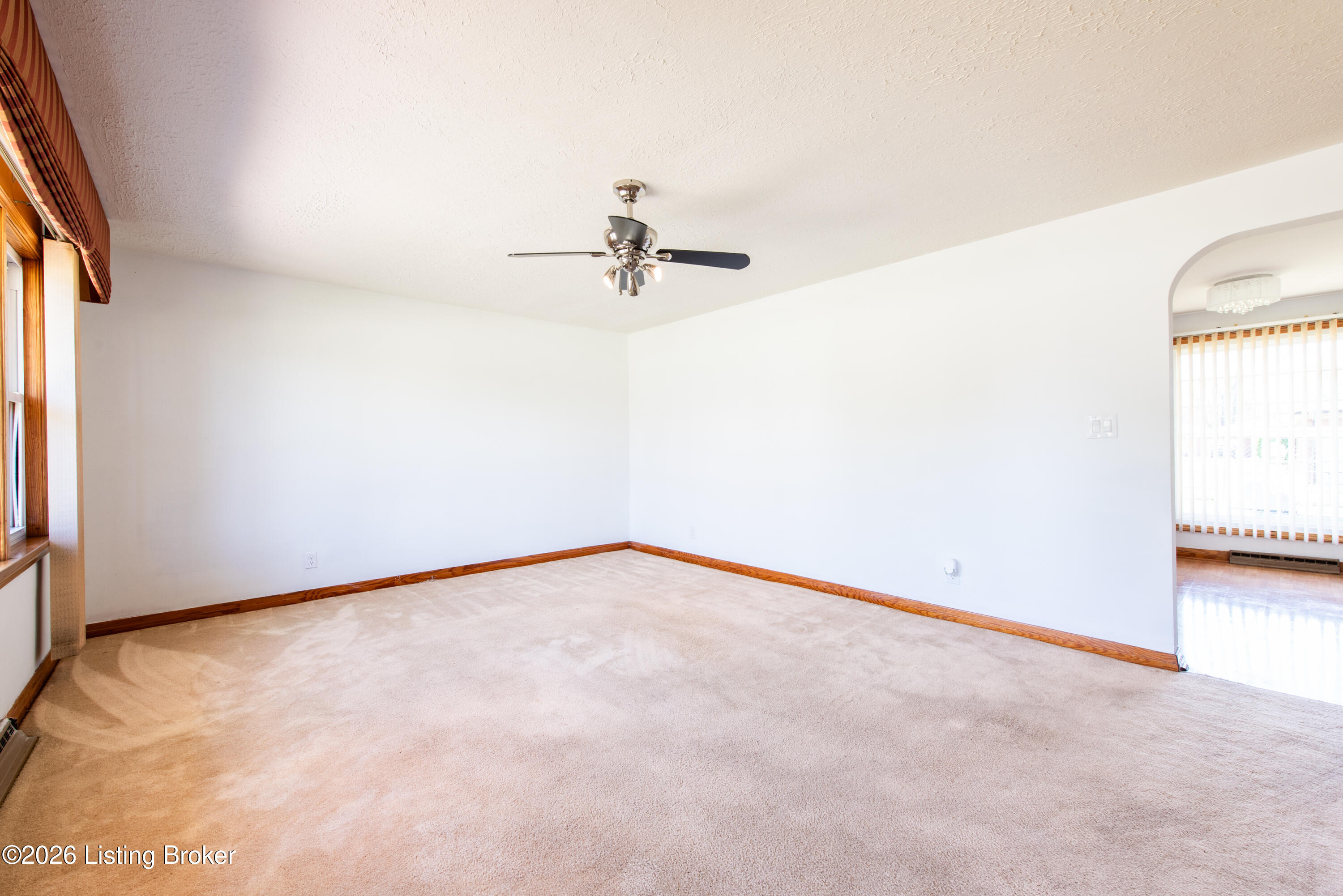 2528 Hampstead Dr Property Photo 6