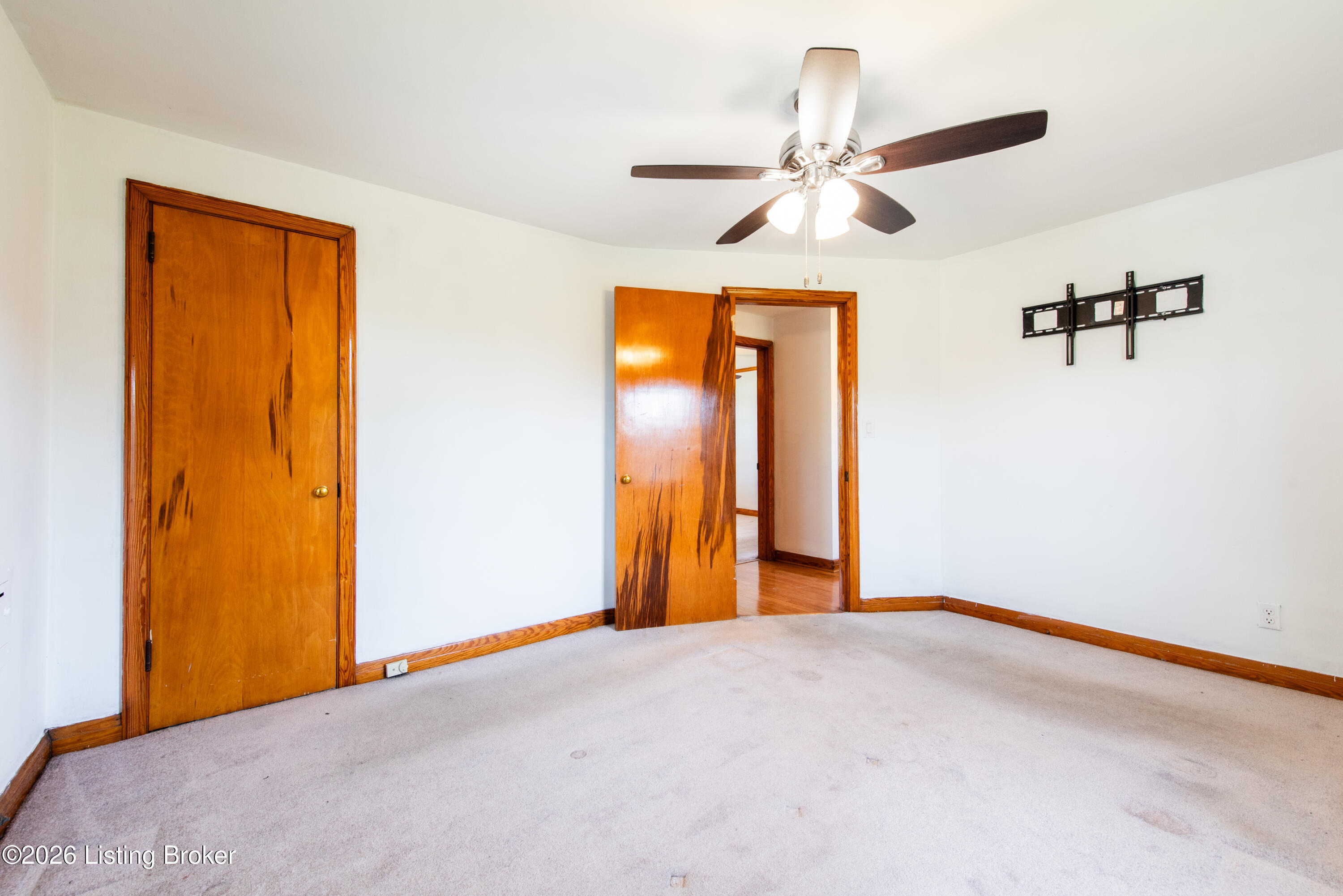 2528 Hampstead Dr Property Photo 16