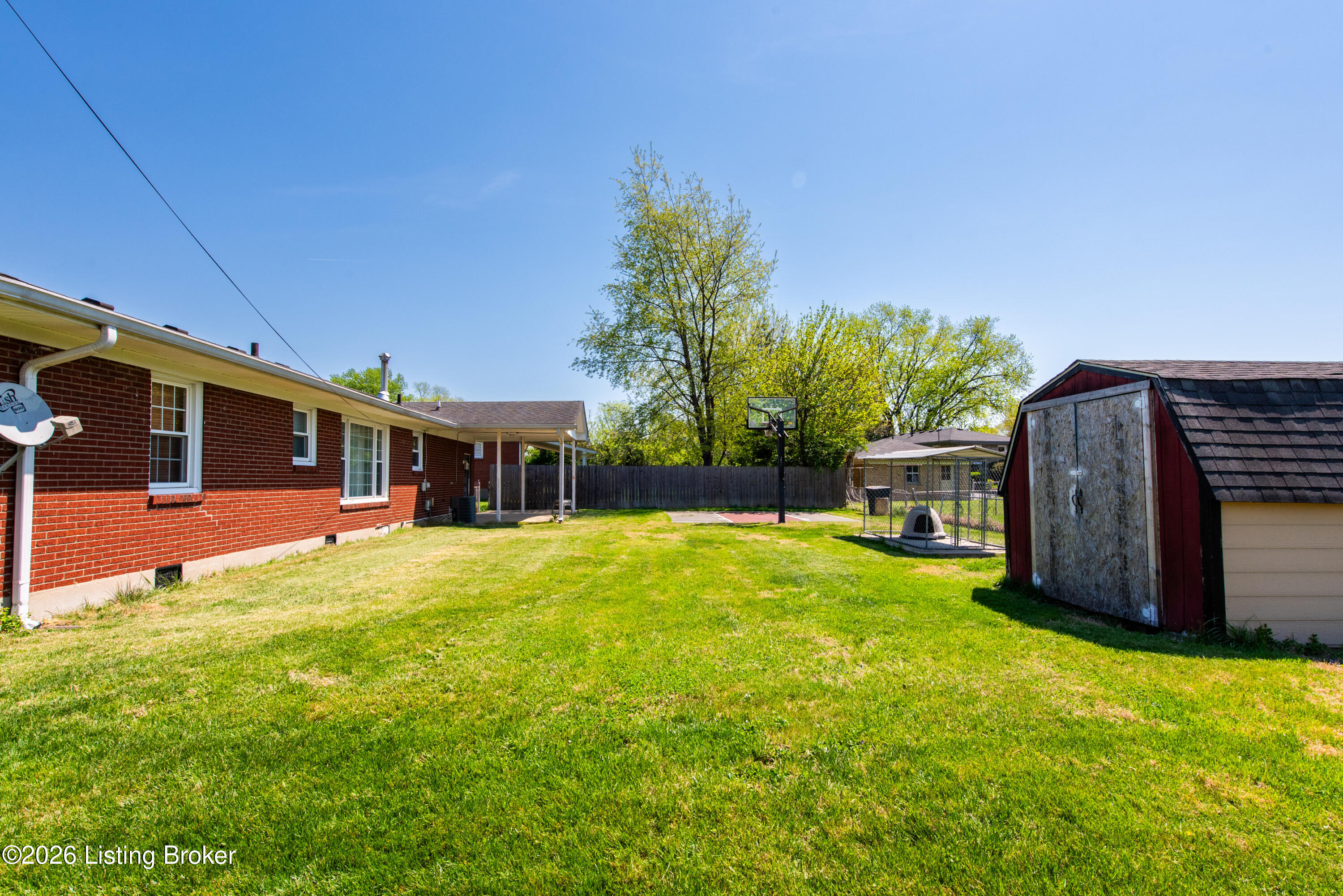 2528 Hampstead Dr Property Photo 29
