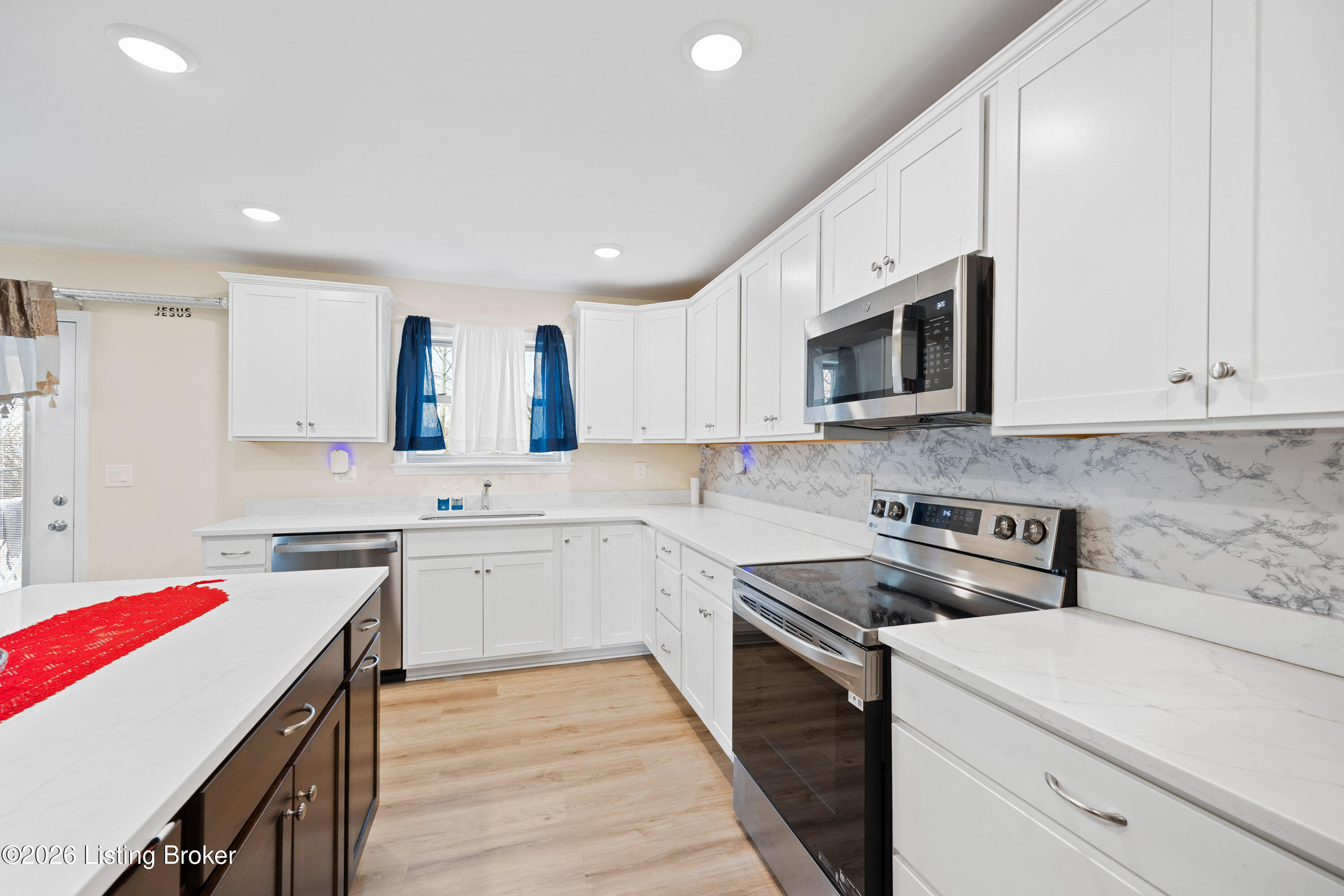 3402 Westhill Cir Property Photo 8