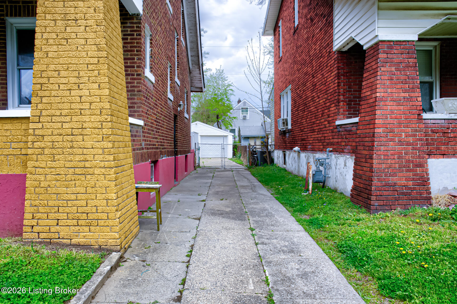 2103 Oregon Ave Property Photo 4