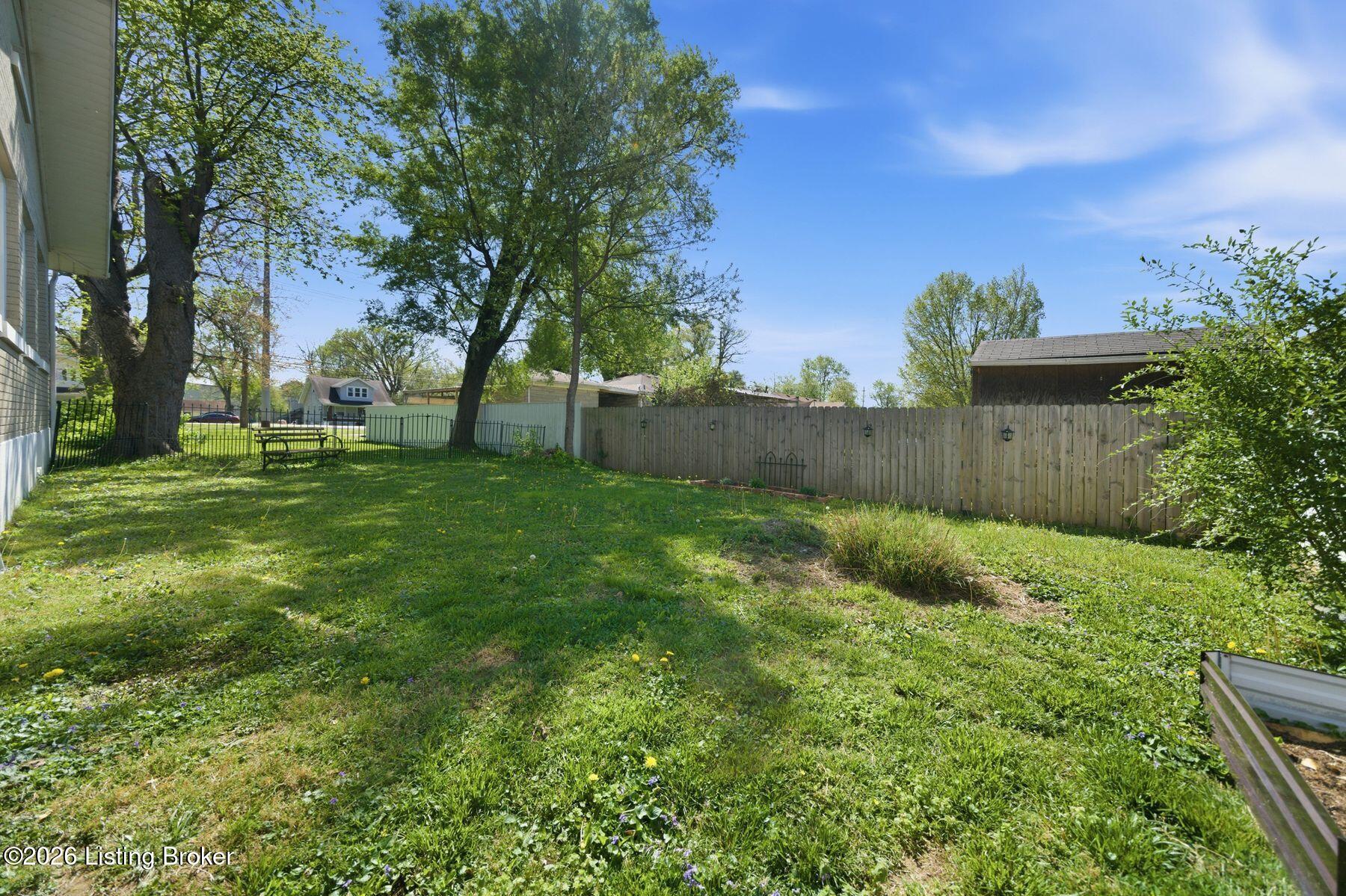 2029 Rockford Ln Property Photo 53