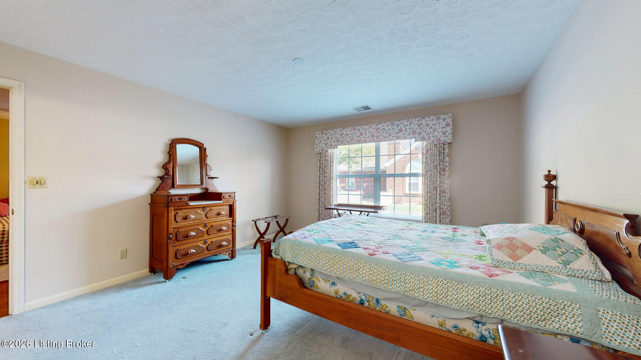 3827 Greenhurst Dr Property Photo 17