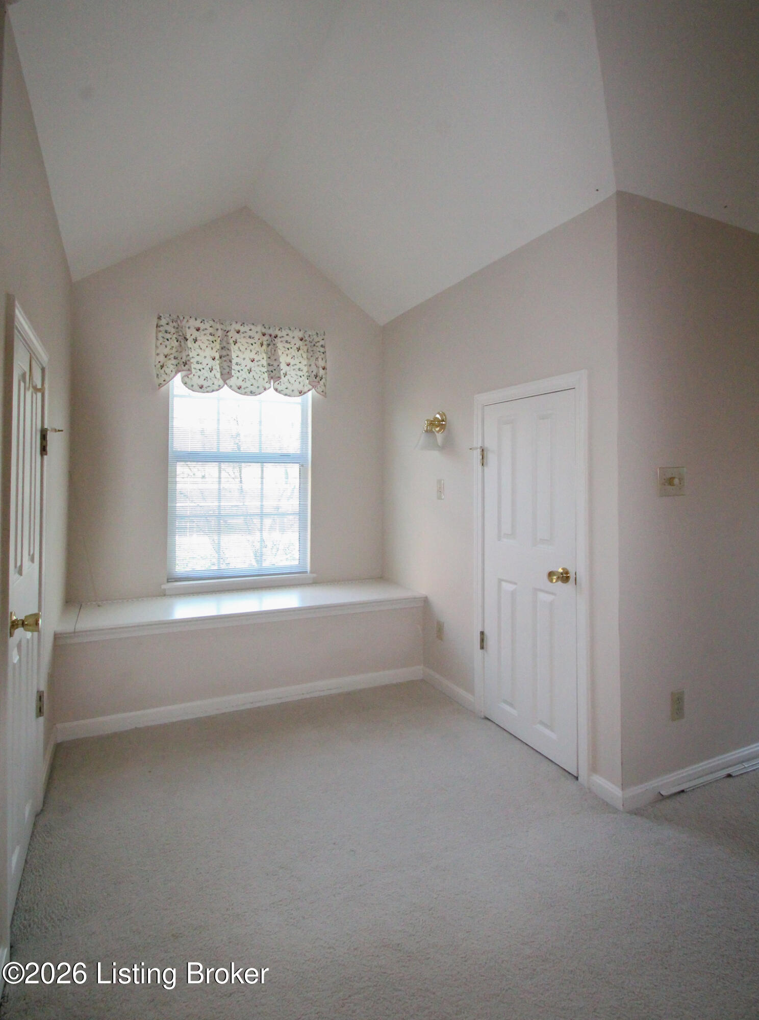 3827 Greenhurst Dr Property Photo 21
