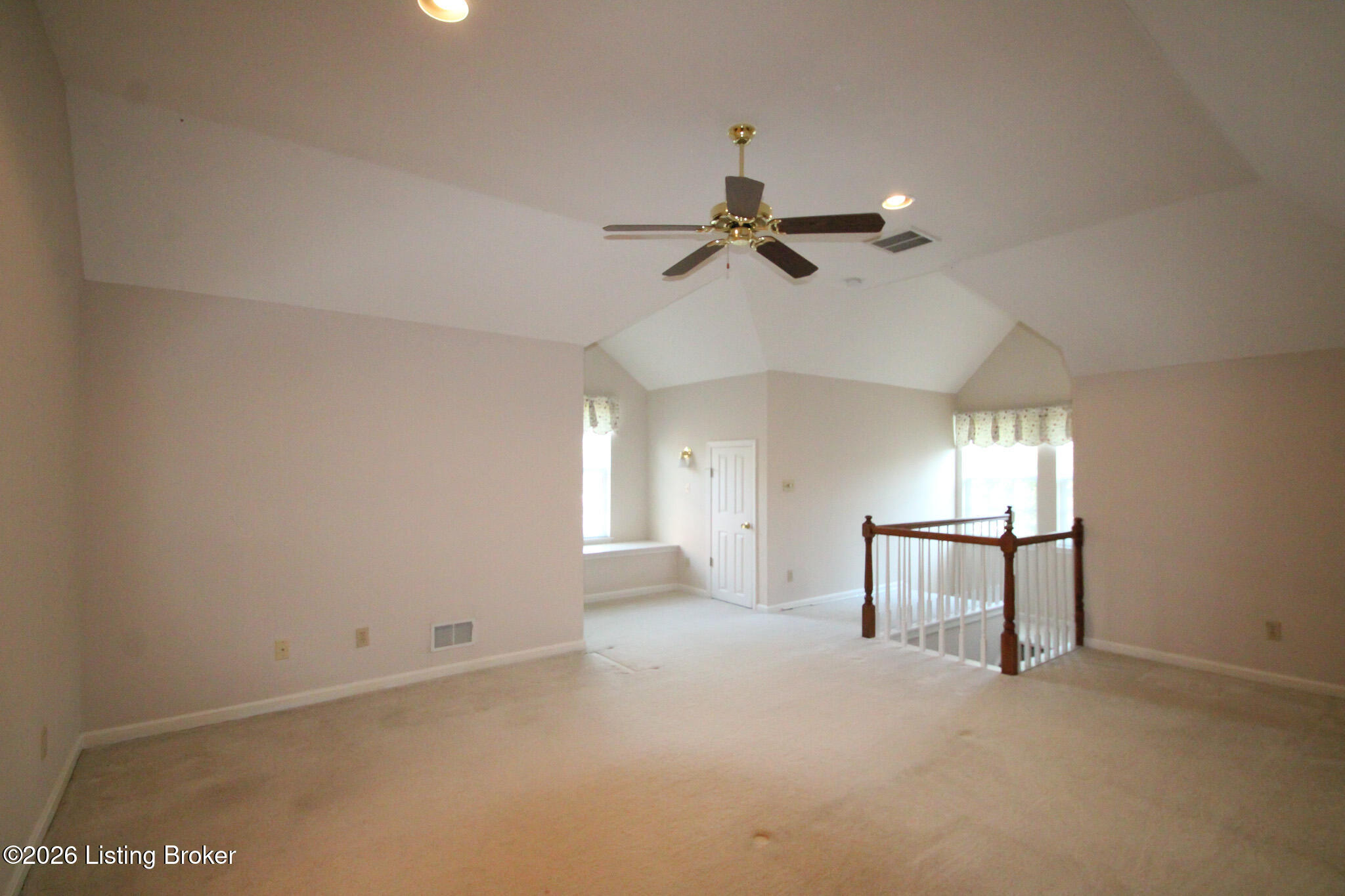 3827 Greenhurst Dr Property Photo 23