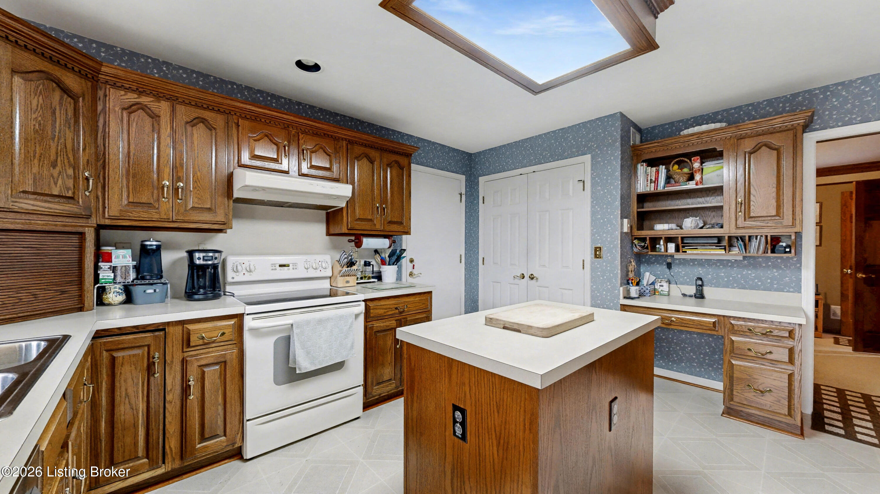 10935 Old Harrods Woods Cir Property Photo 17
