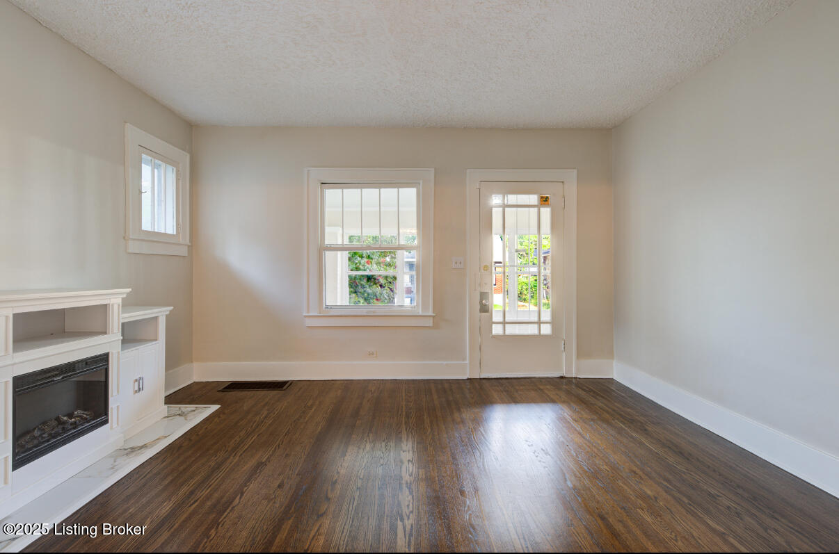 117 S Shawnee Terrace Property Photo 4