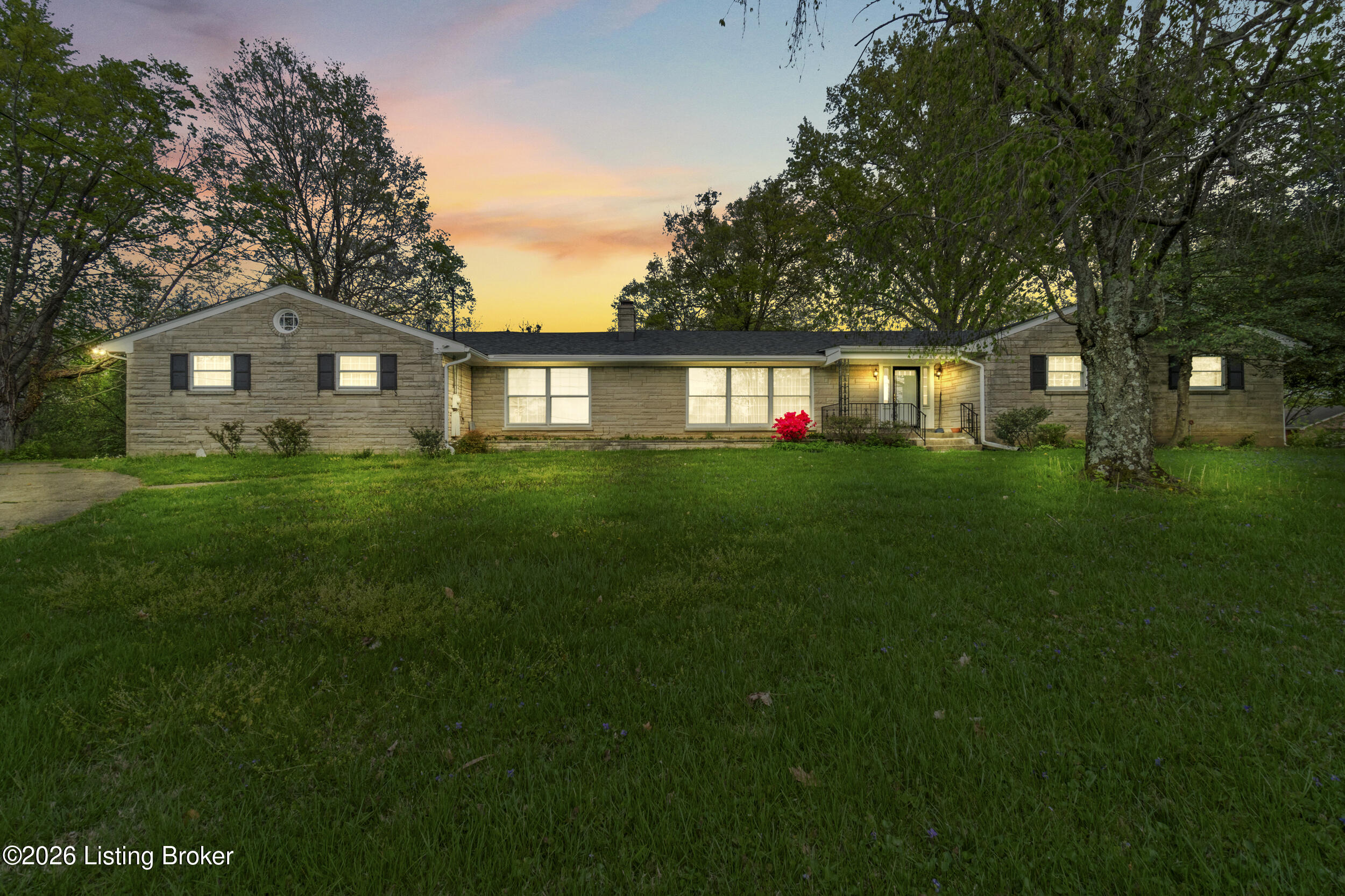 4621 Glen Rose Rd Property Photo 2